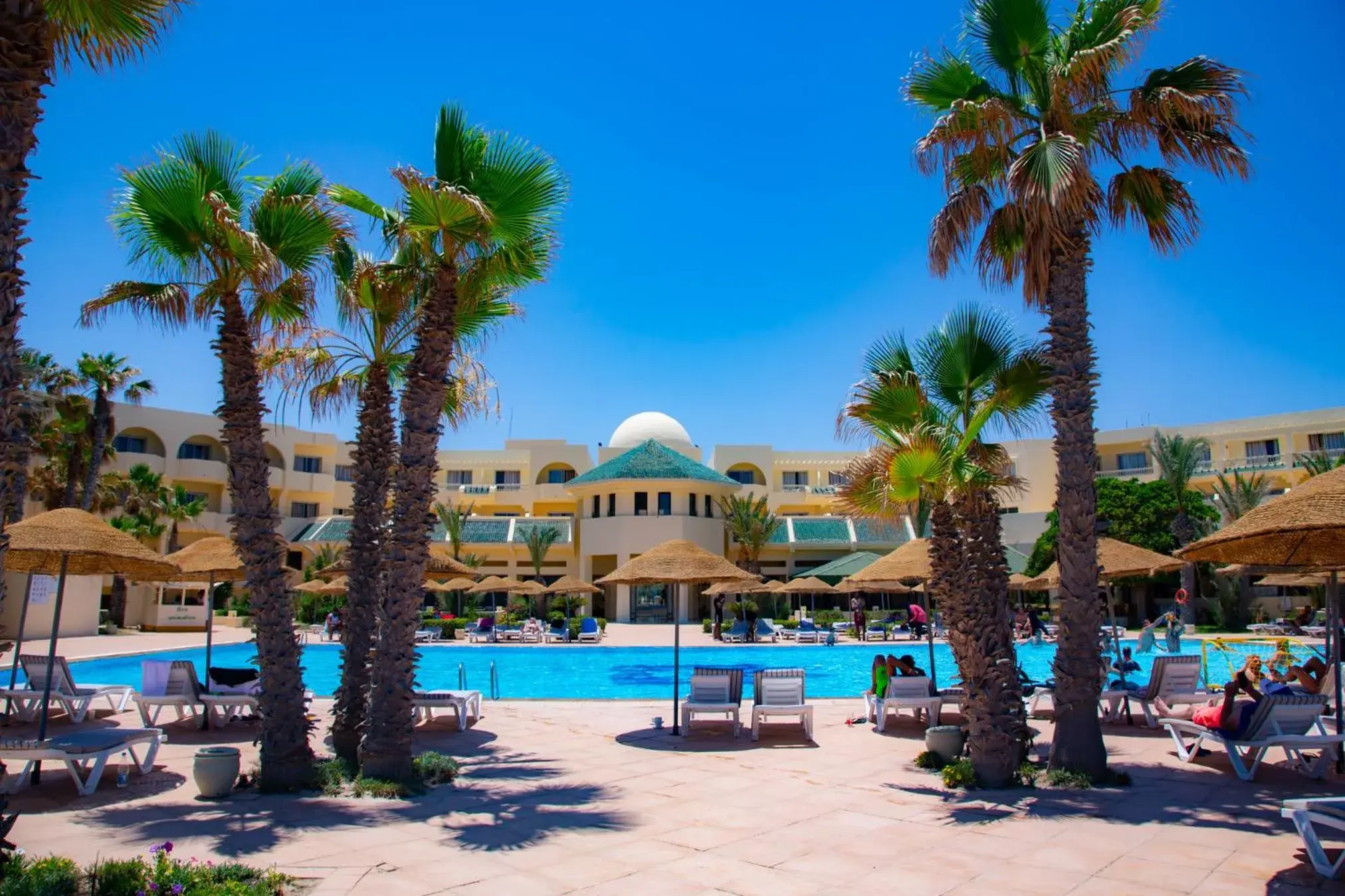 Swimming pool in Vincci Dar Midoun Swimming pool in Vincci Dar Midoun