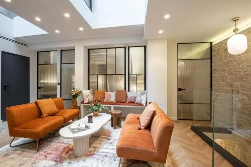 New Art Gallery Loft in the Heart of Paris 15
