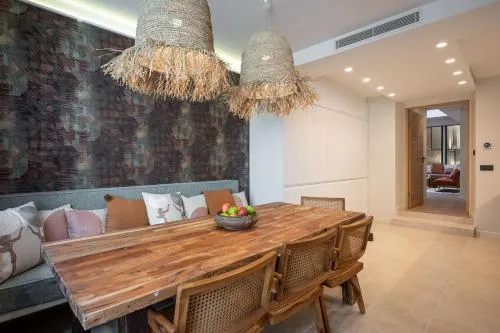 New Art Gallery Loft in the Heart of Paris 15