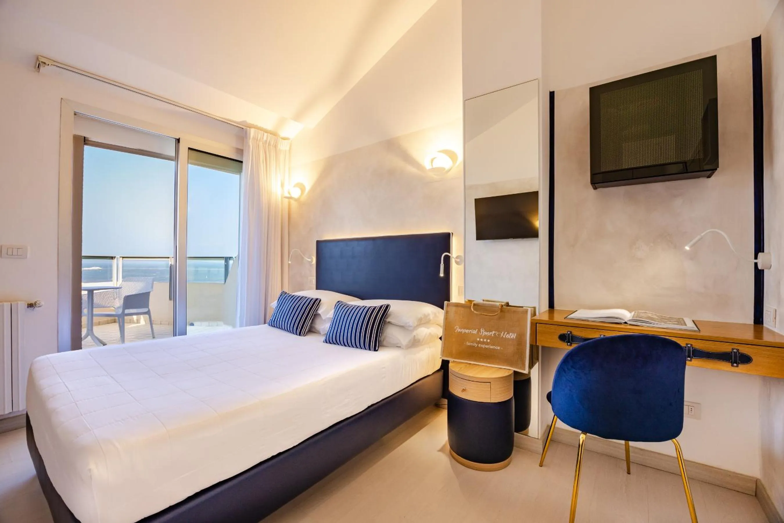 Bedroom, Bed in UNAHOTELS Imperial Sport Hotel