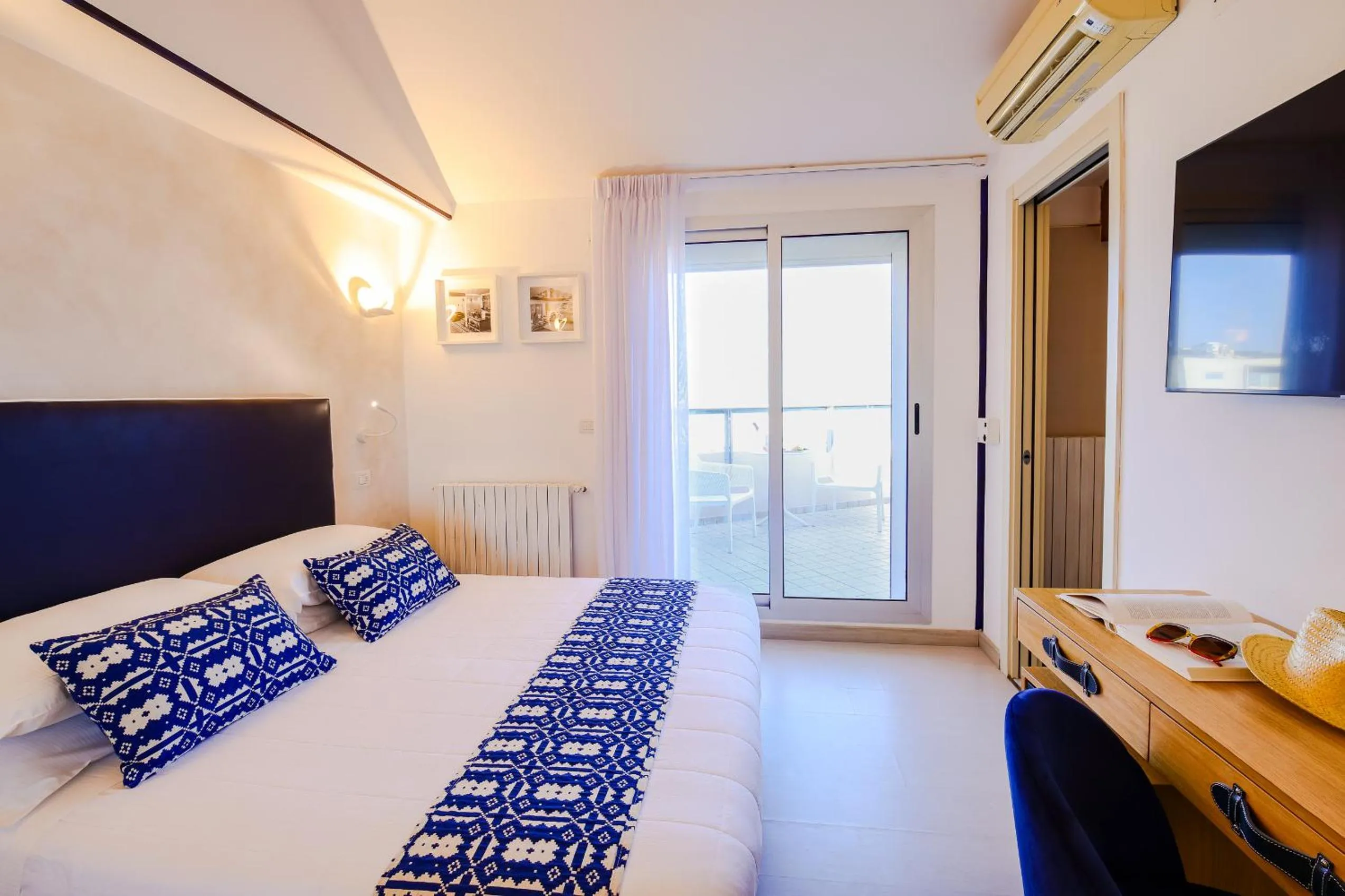 Decorative detail, Bed in UNAHOTELS Imperial Sport Hotel