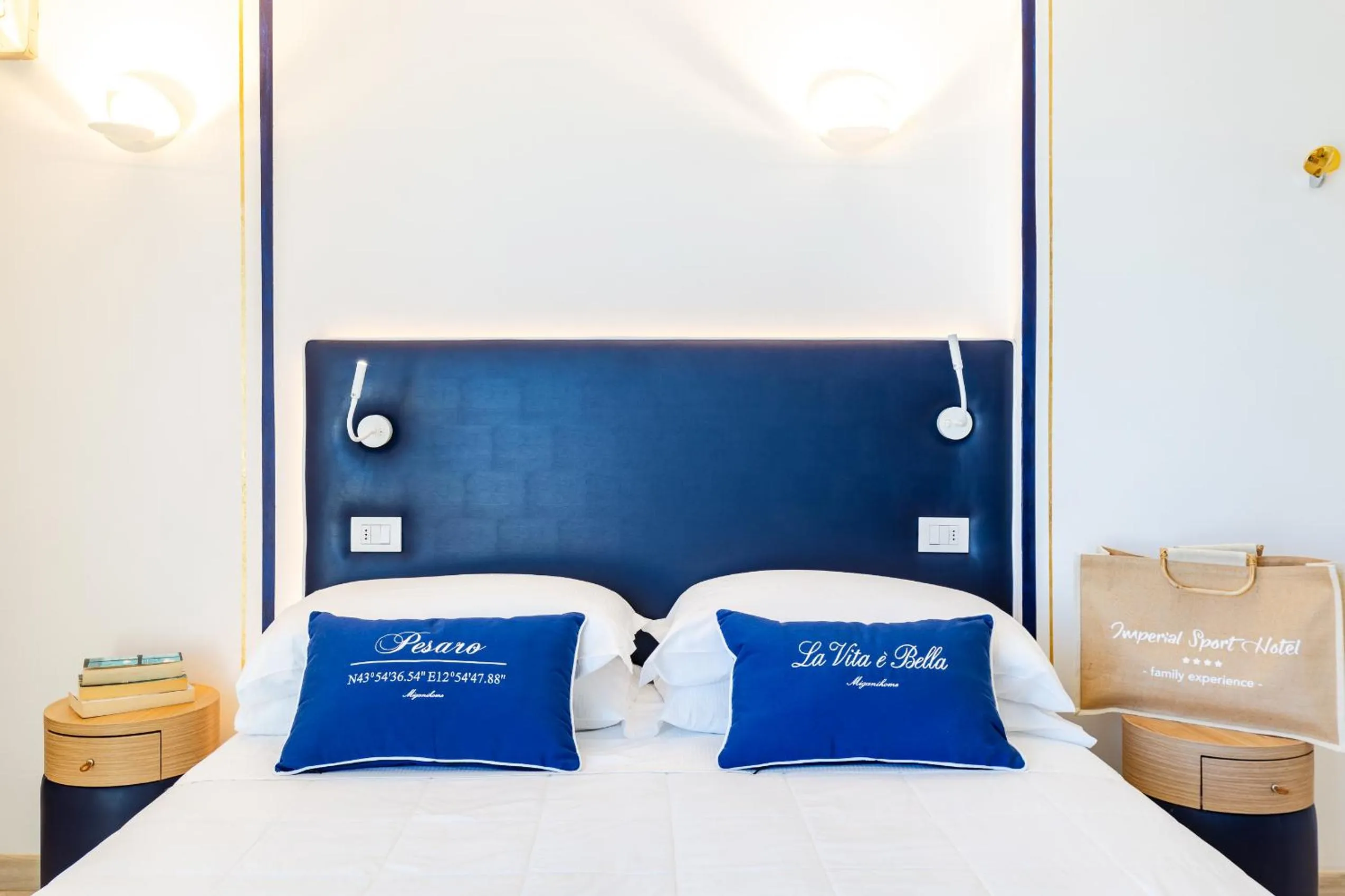 Decorative detail, Bed in UNAHOTELS Imperial Sport Hotel