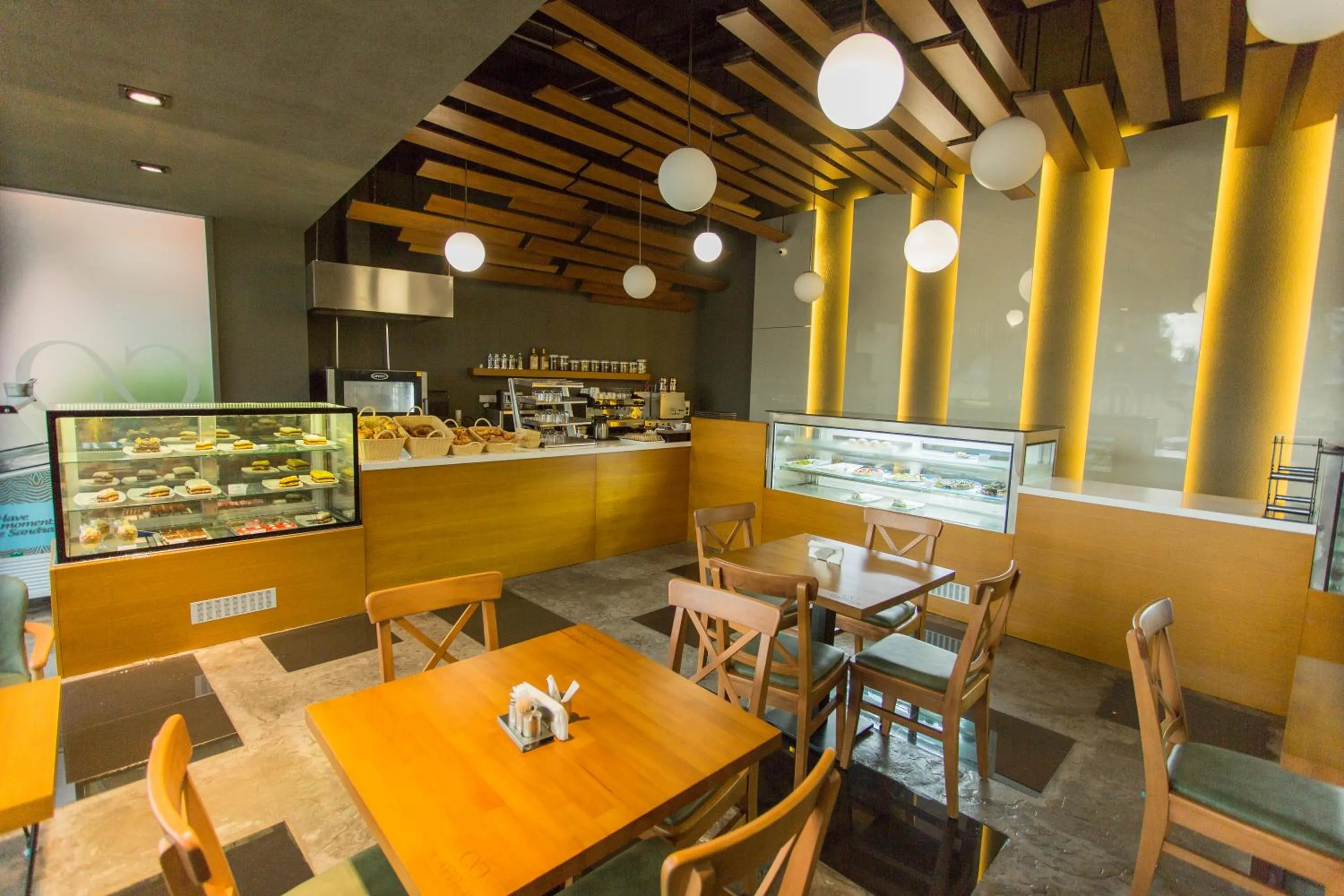 Restaurant/places to eat in Accra Luxury Apartments @ Pearl