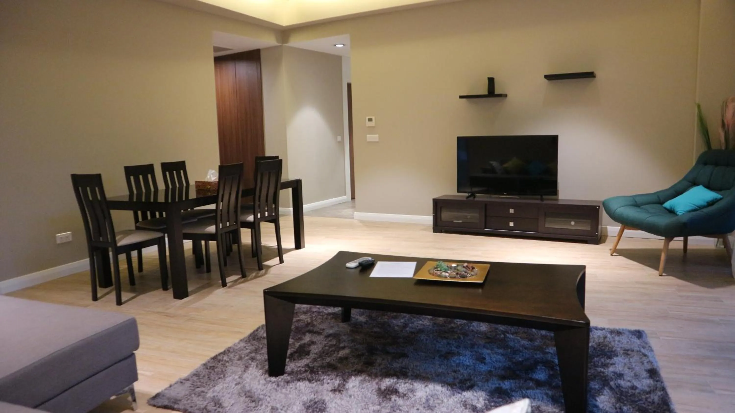 Communal lounge/ TV room in Accra Luxury Apartments @ Pearl