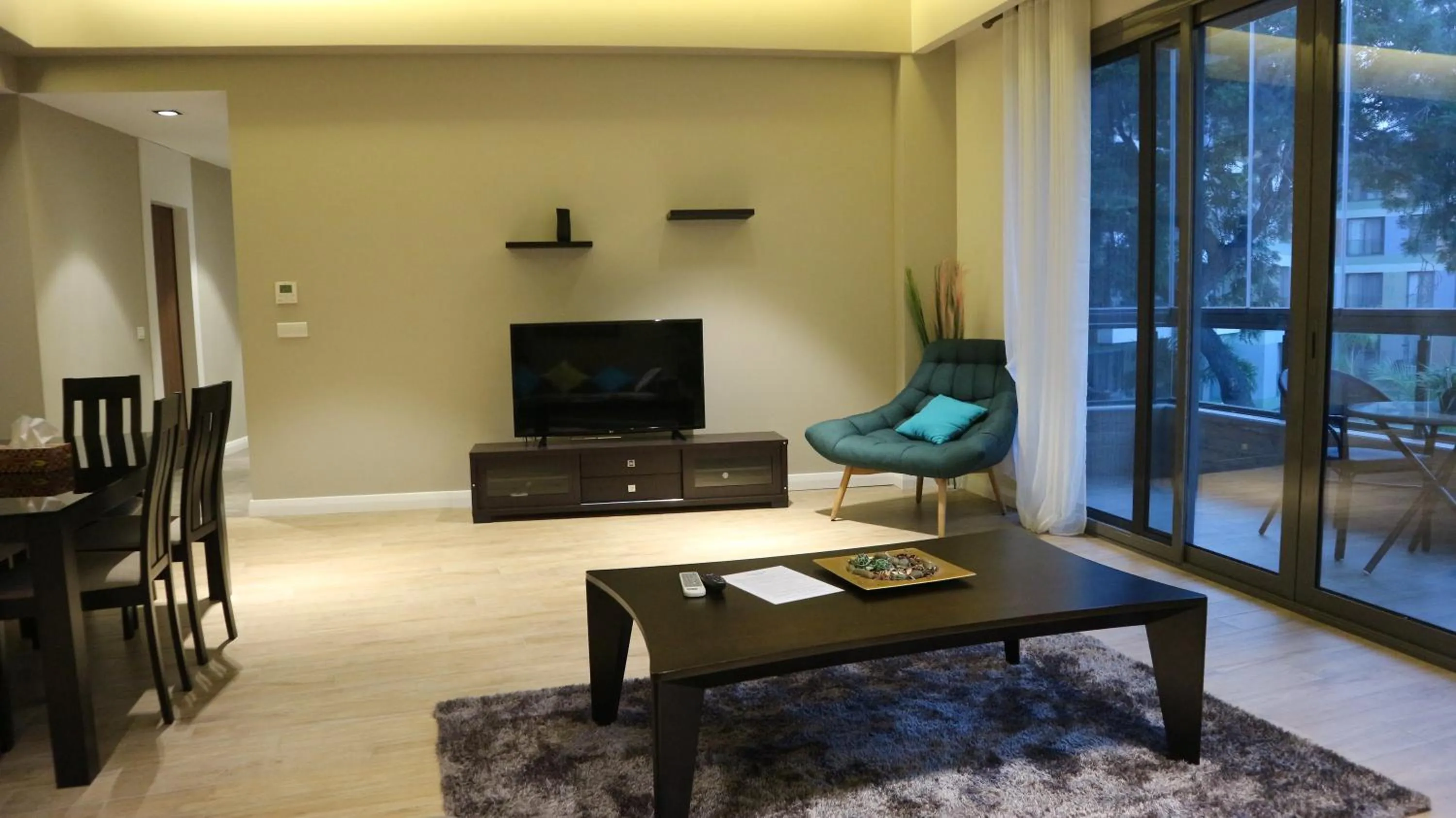 Communal lounge/ TV room in Accra Luxury Apartments @ Pearl