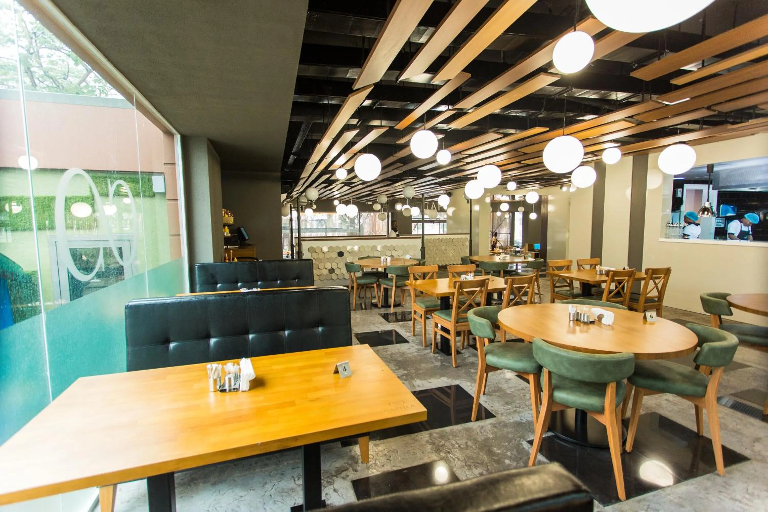 Restaurant/places to eat in Accra Luxury Apartments @ Pearl