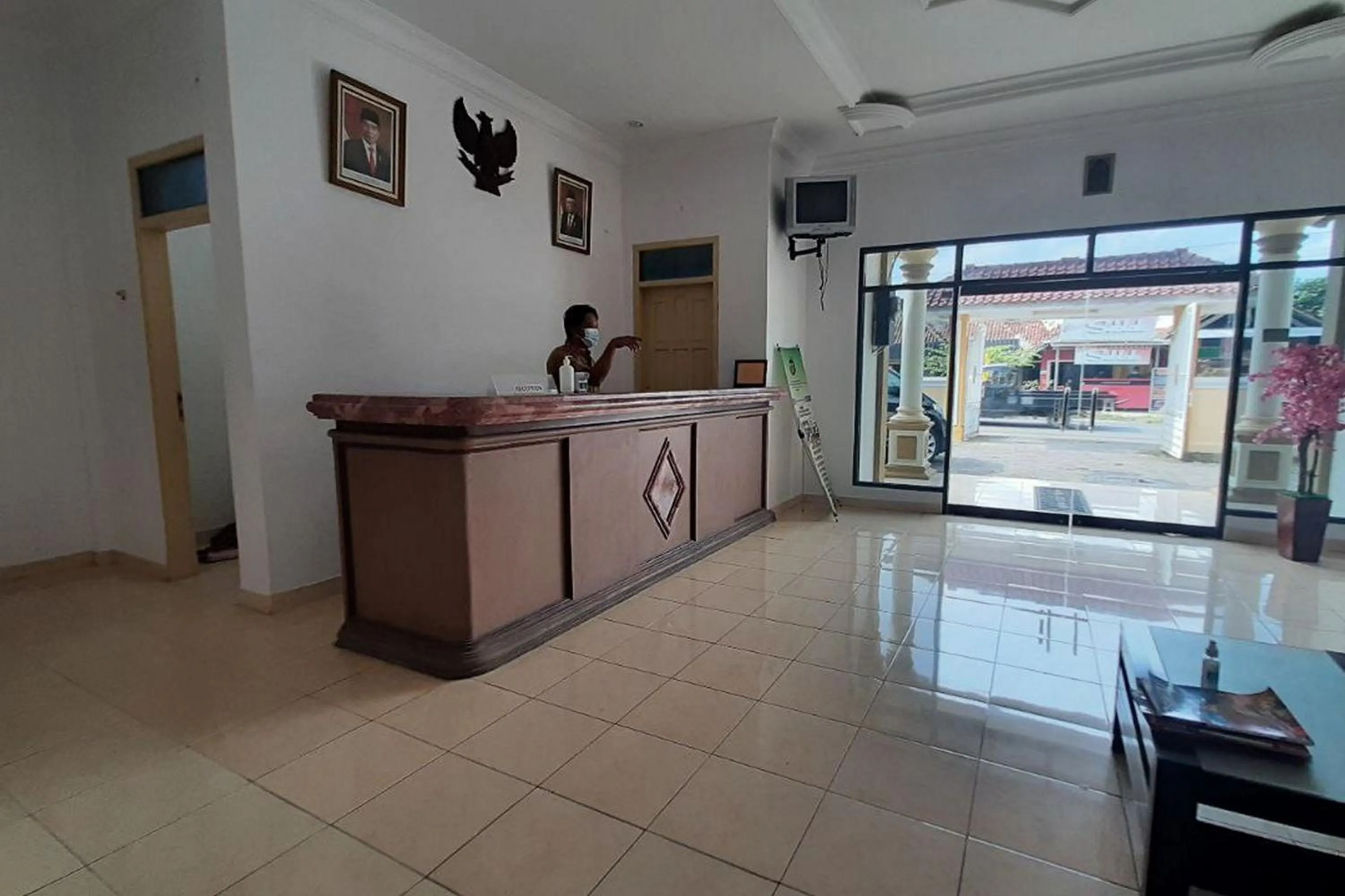 Property building in Hotel Akbar Banyumas RedPartner