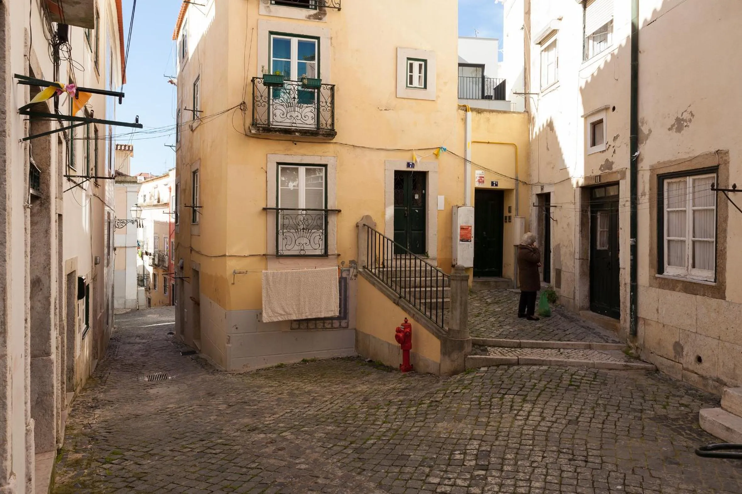 Neighbourhood in Alfama Vintage 1 Ten guests - Alfama Vintage 2 Five guests - Alfama Vintage 3 Three Guests