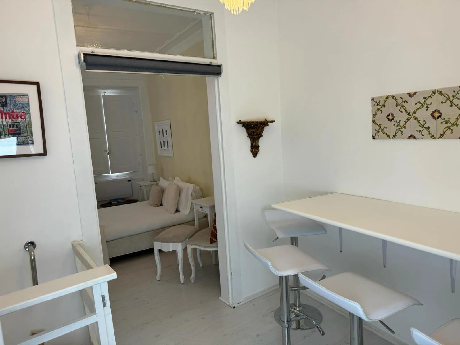 Dining area in Alfama Vintage 1 Ten guests - Alfama Vintage 2 Five guests - Alfama Vintage 3 Three Guests