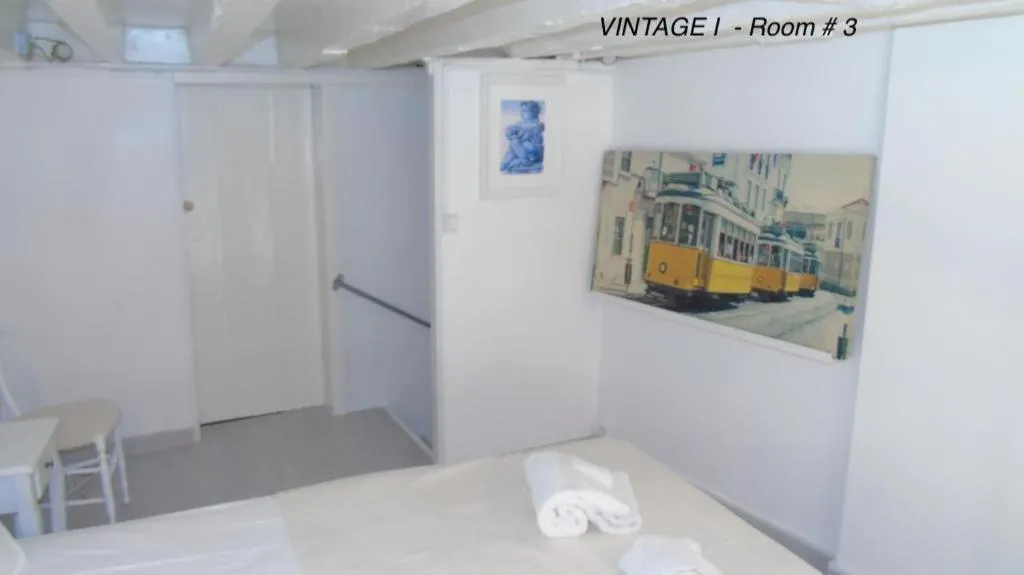 Bed in Alfama Vintage 1 Ten guests - Alfama Vintage 2 Five guests - Alfama Vintage 3 Three Guests