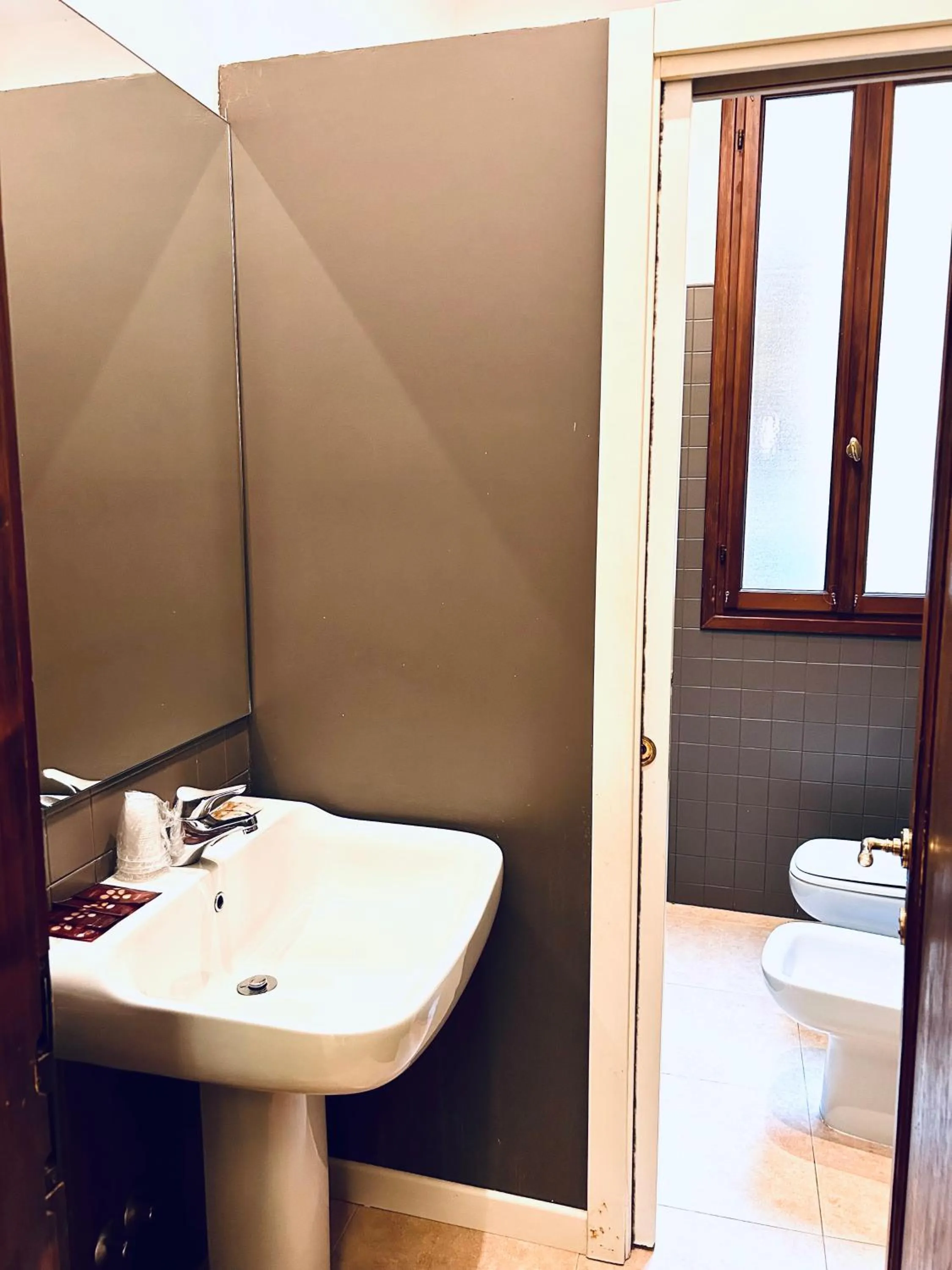 Shower in Hotel al Graspo de Ua