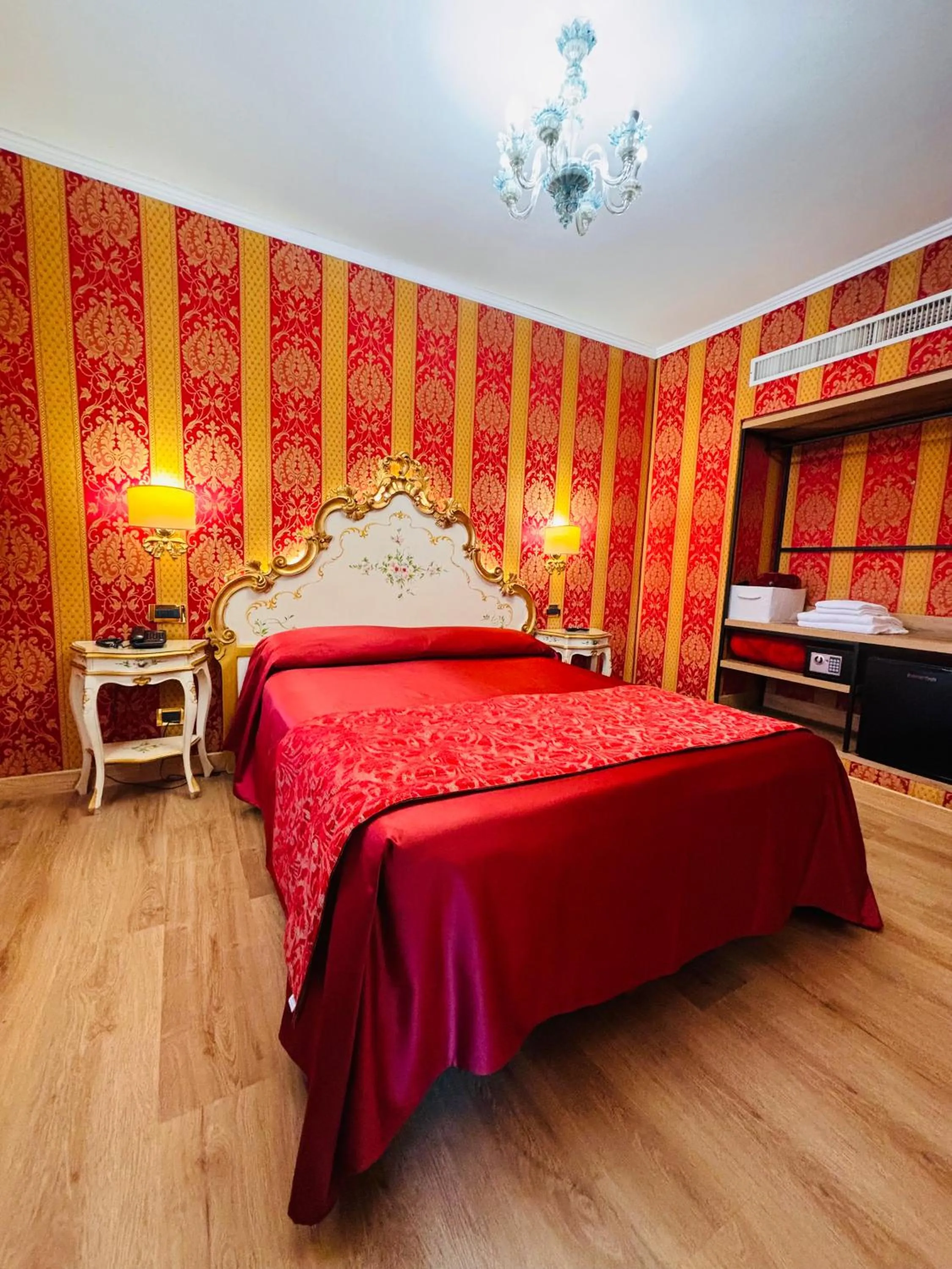 Bed in Hotel al Graspo de Ua