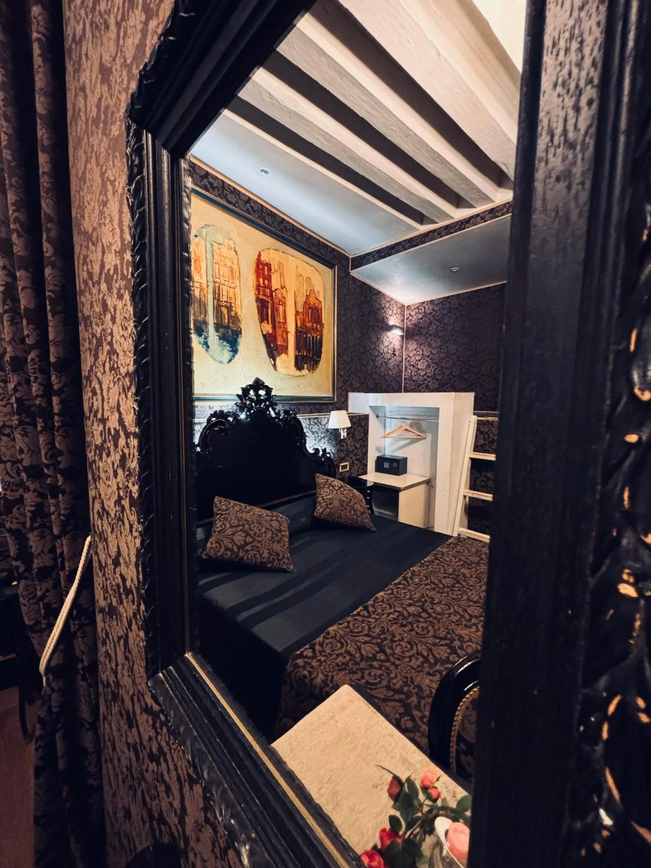 Bed in Hotel al Graspo de Ua