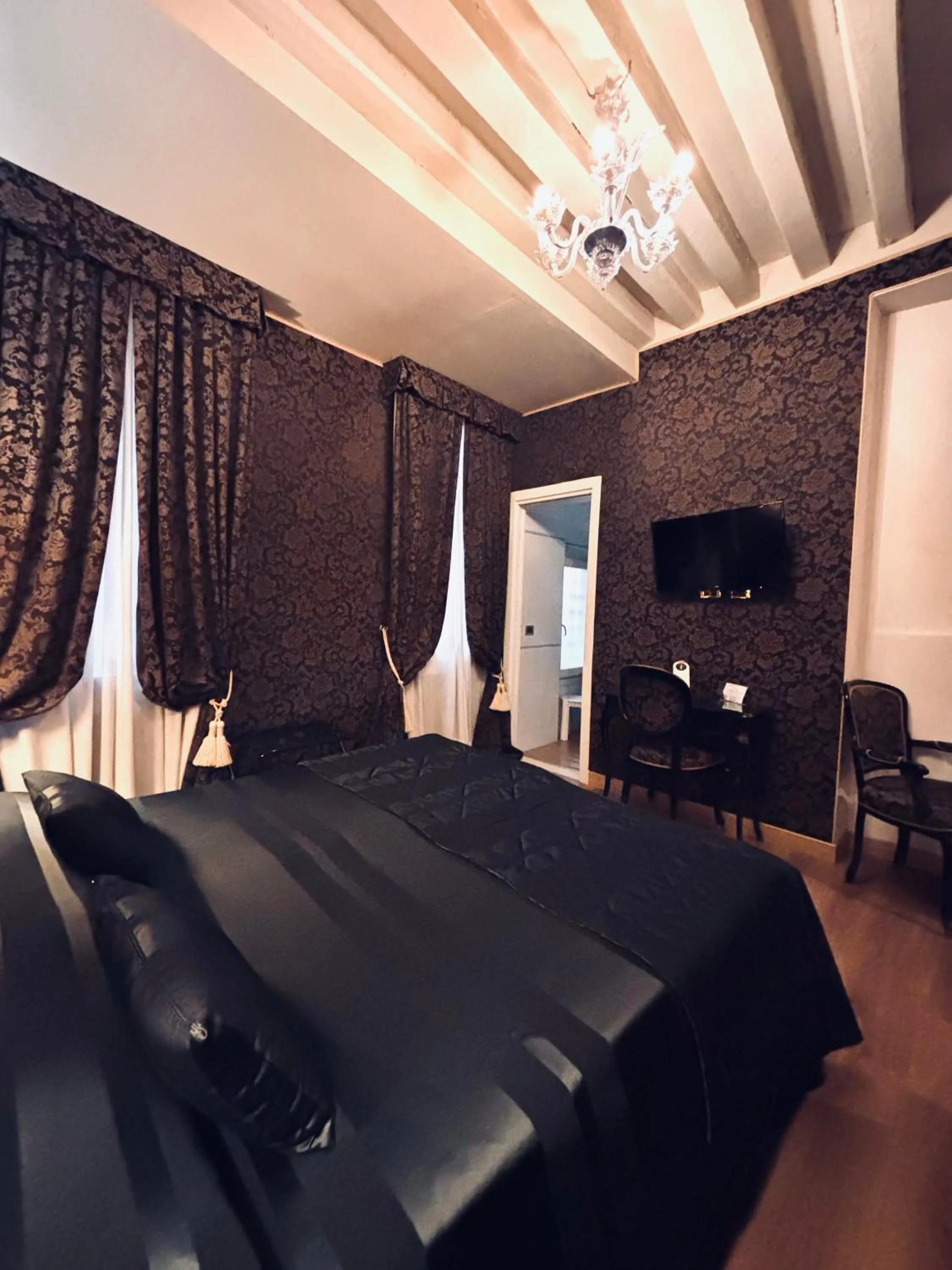 Bed in Hotel al Graspo de Ua