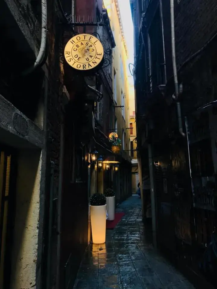 Facade/entrance in Hotel al Graspo de Ua Facade/entrance in Hotel al Graspo de Ua