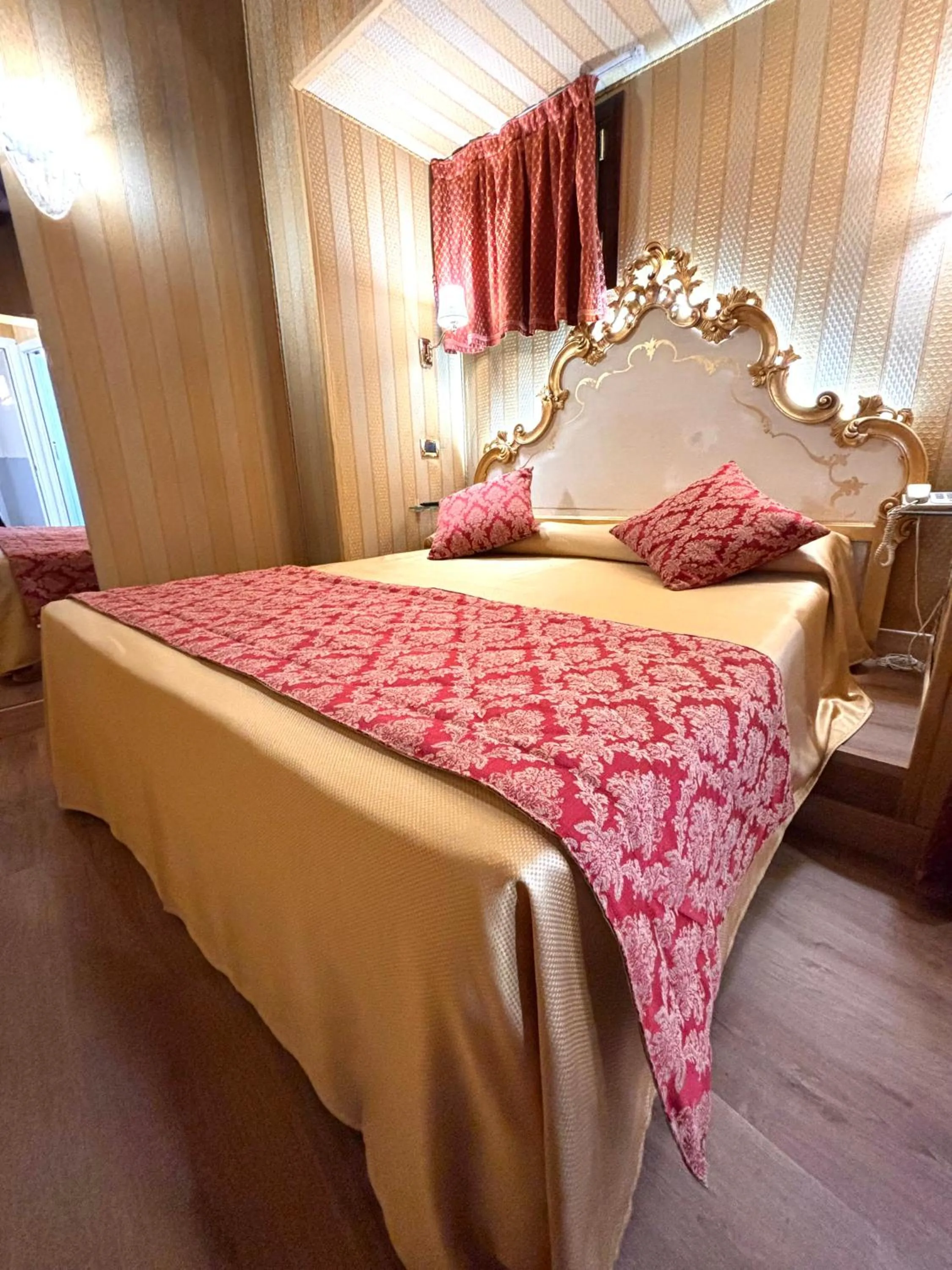 Bed in Hotel al Graspo de Ua