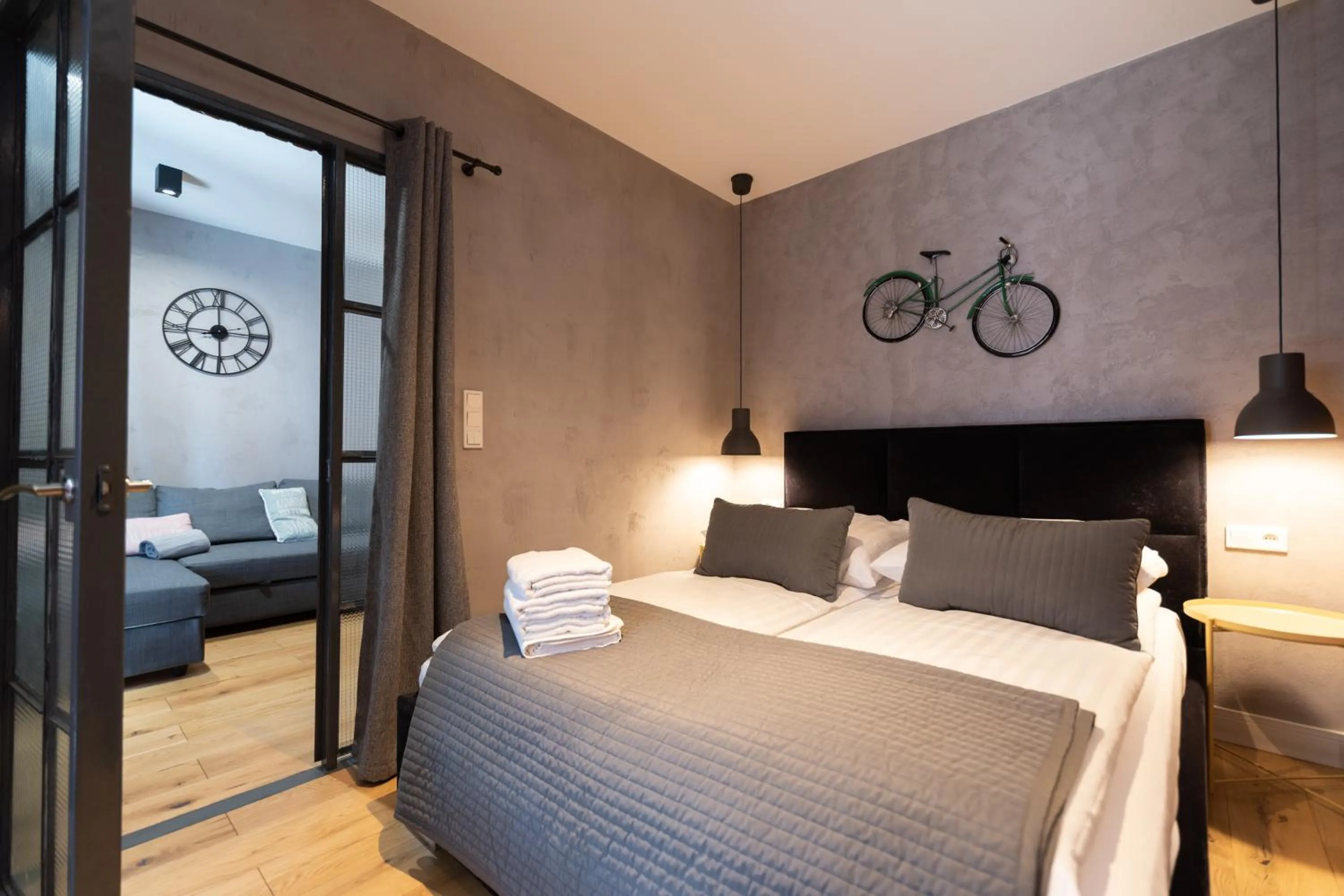 Bedroom, Bed in City Lights Kazimierz