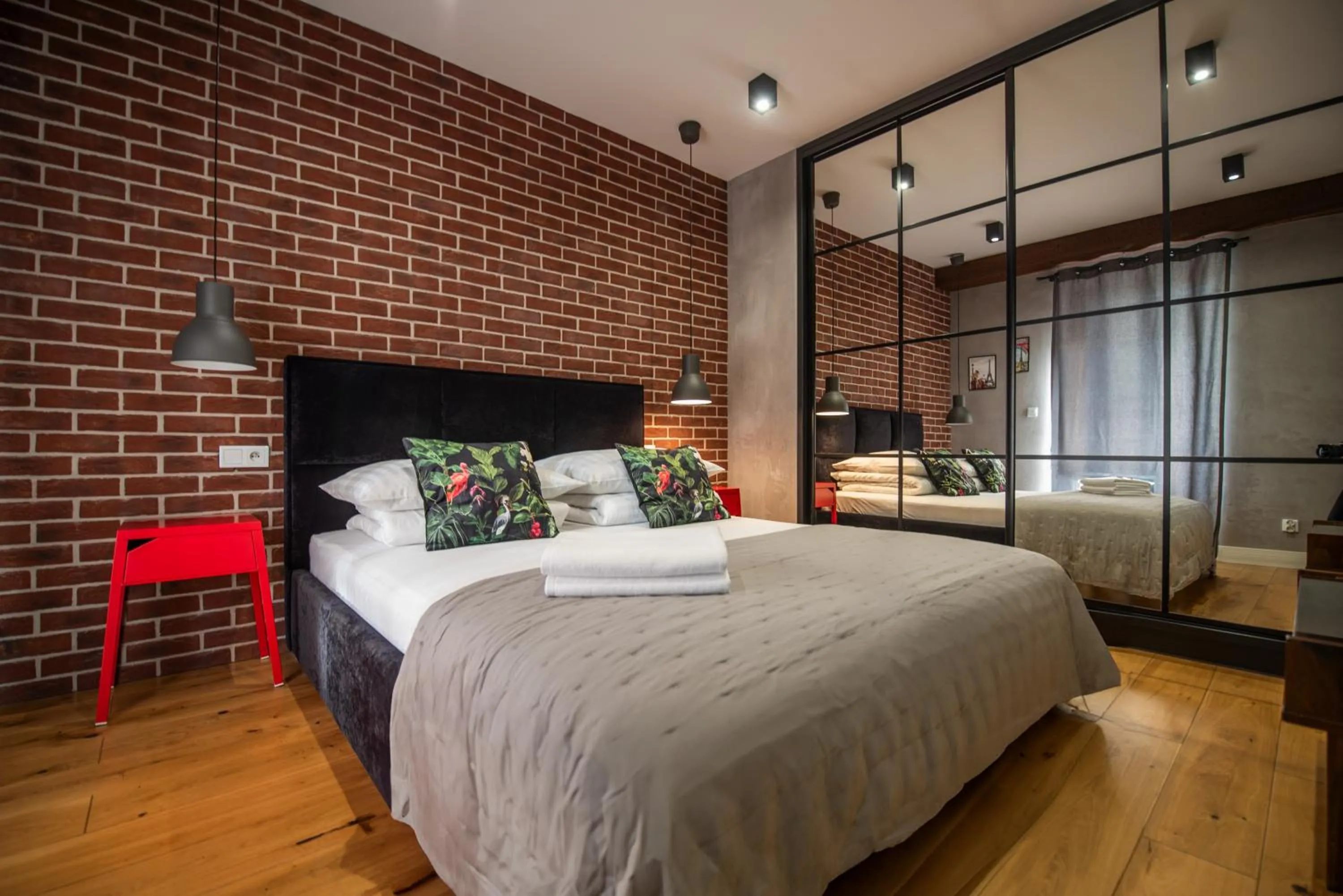 Bedroom, Bed in City Lights Kazimierz