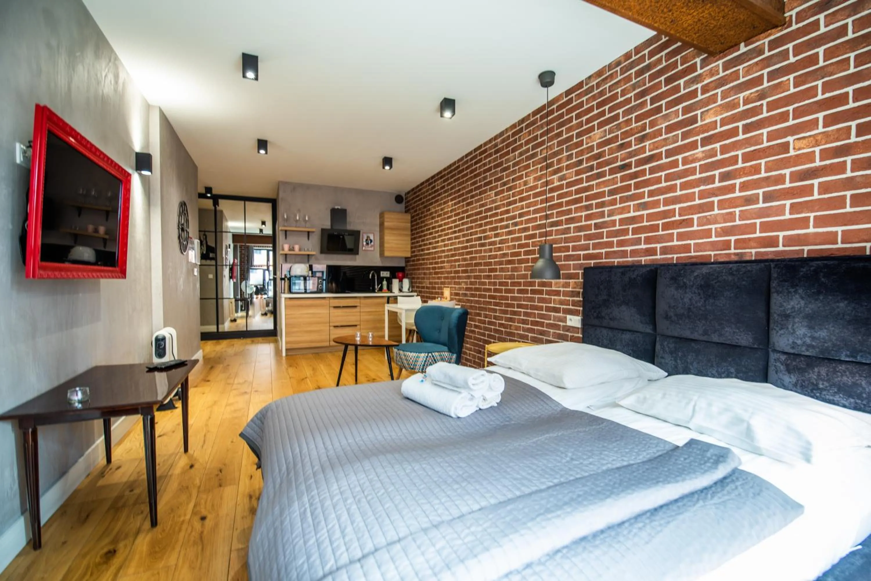 Photo of the whole room, Bed in City Lights Kazimierz