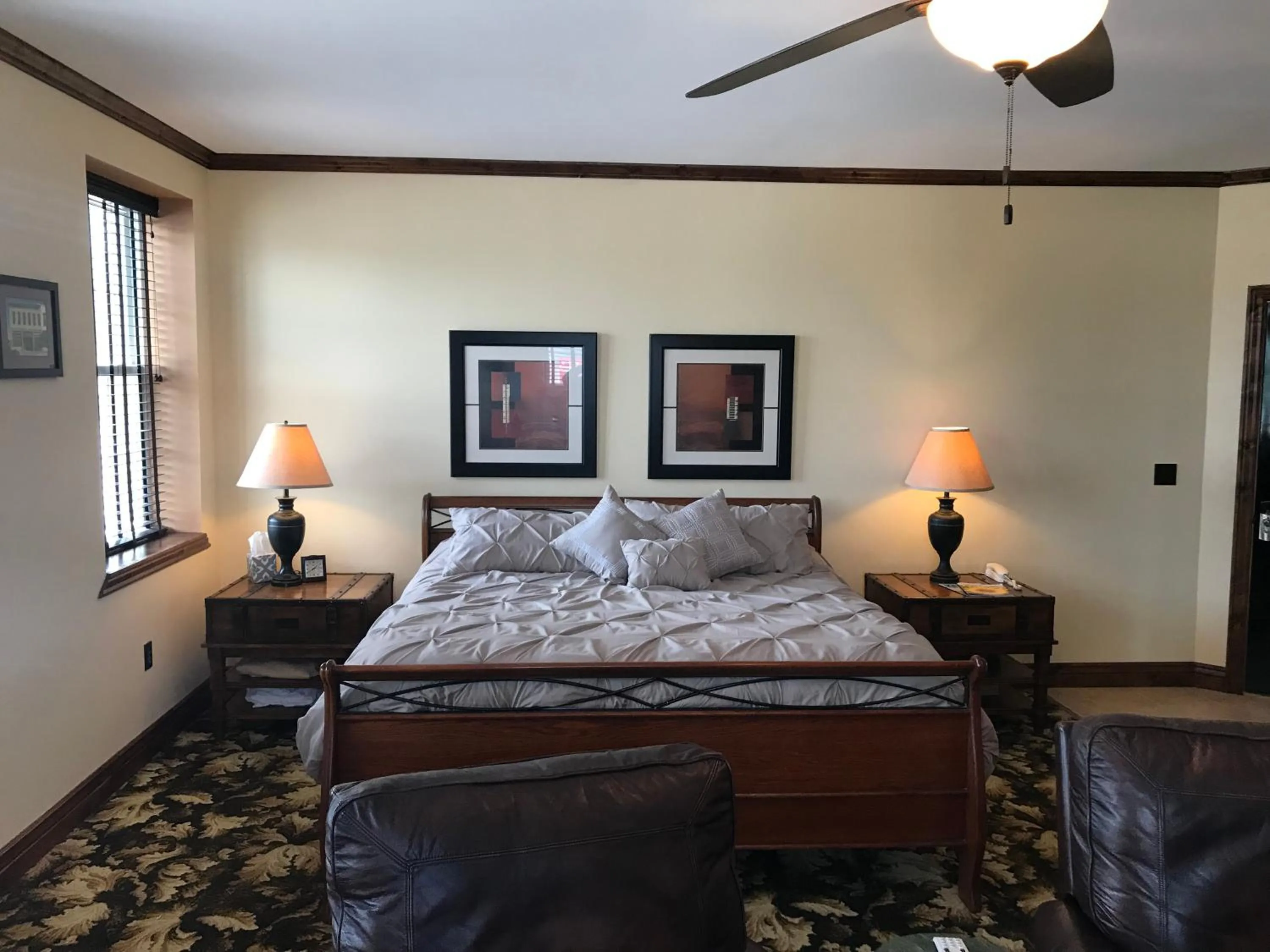 View (from property/room), Bed in Caldwell Messenger Suites