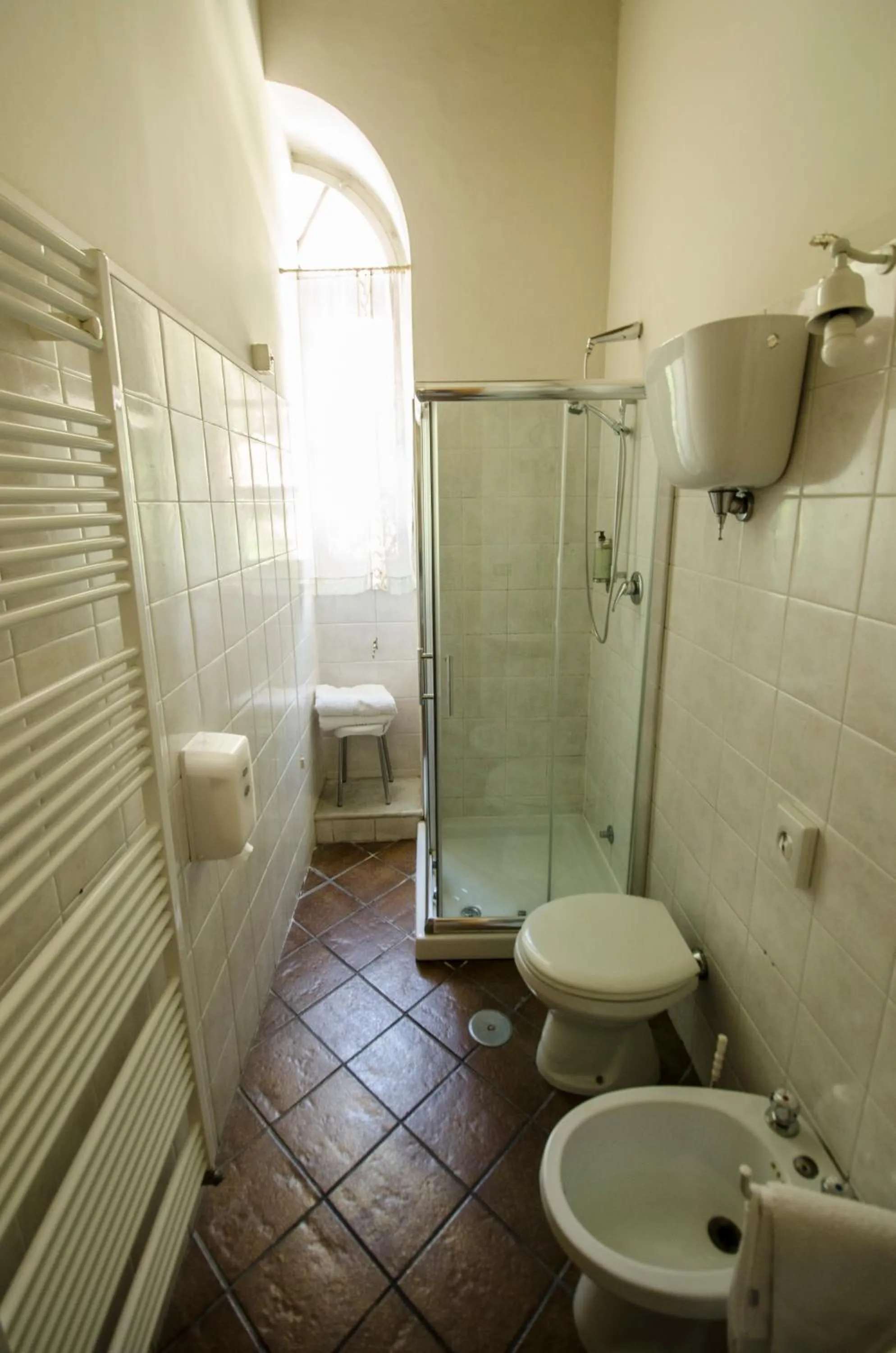 Shower in Hotel Iris