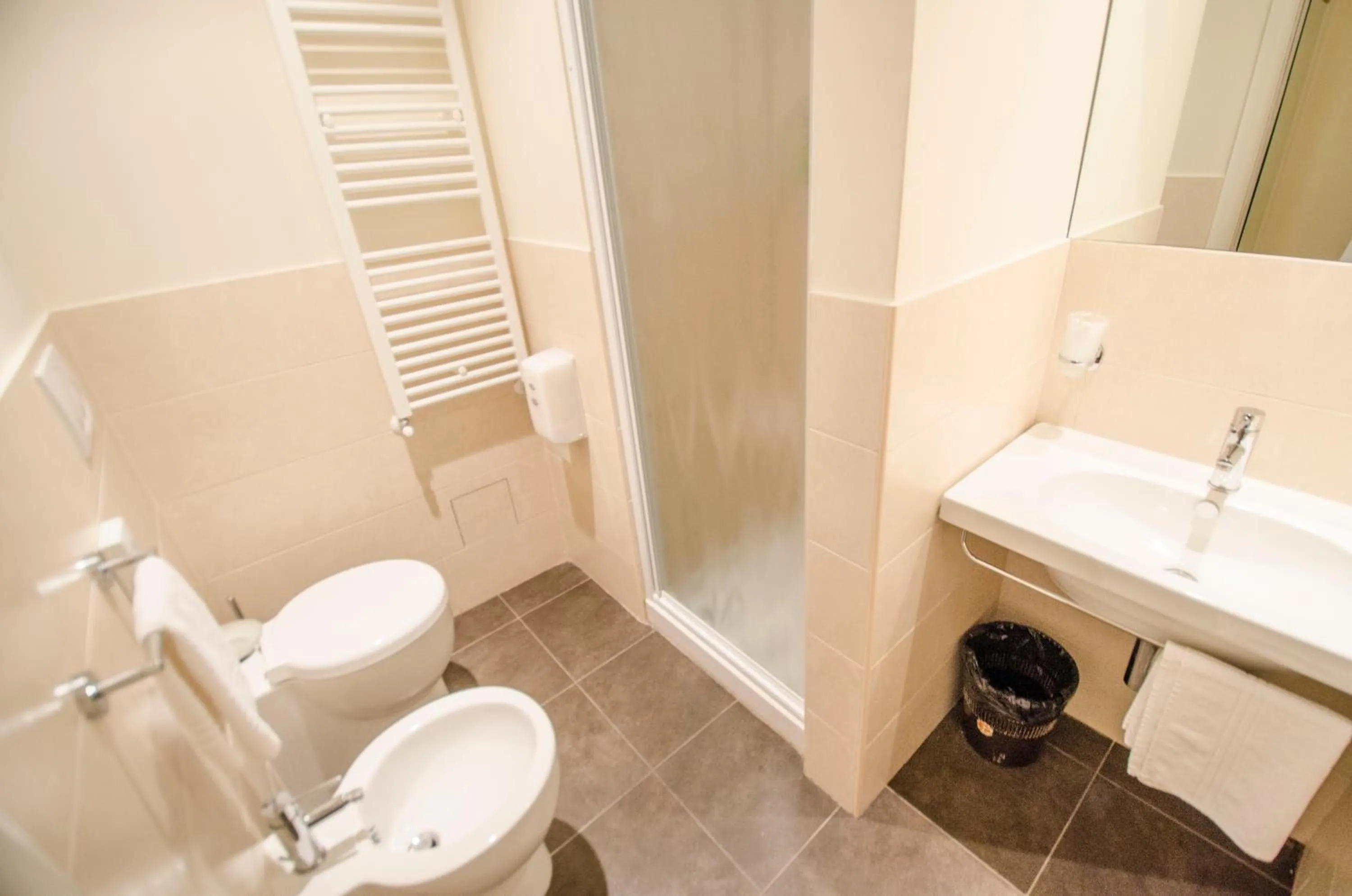 Shower in Hotel Iris