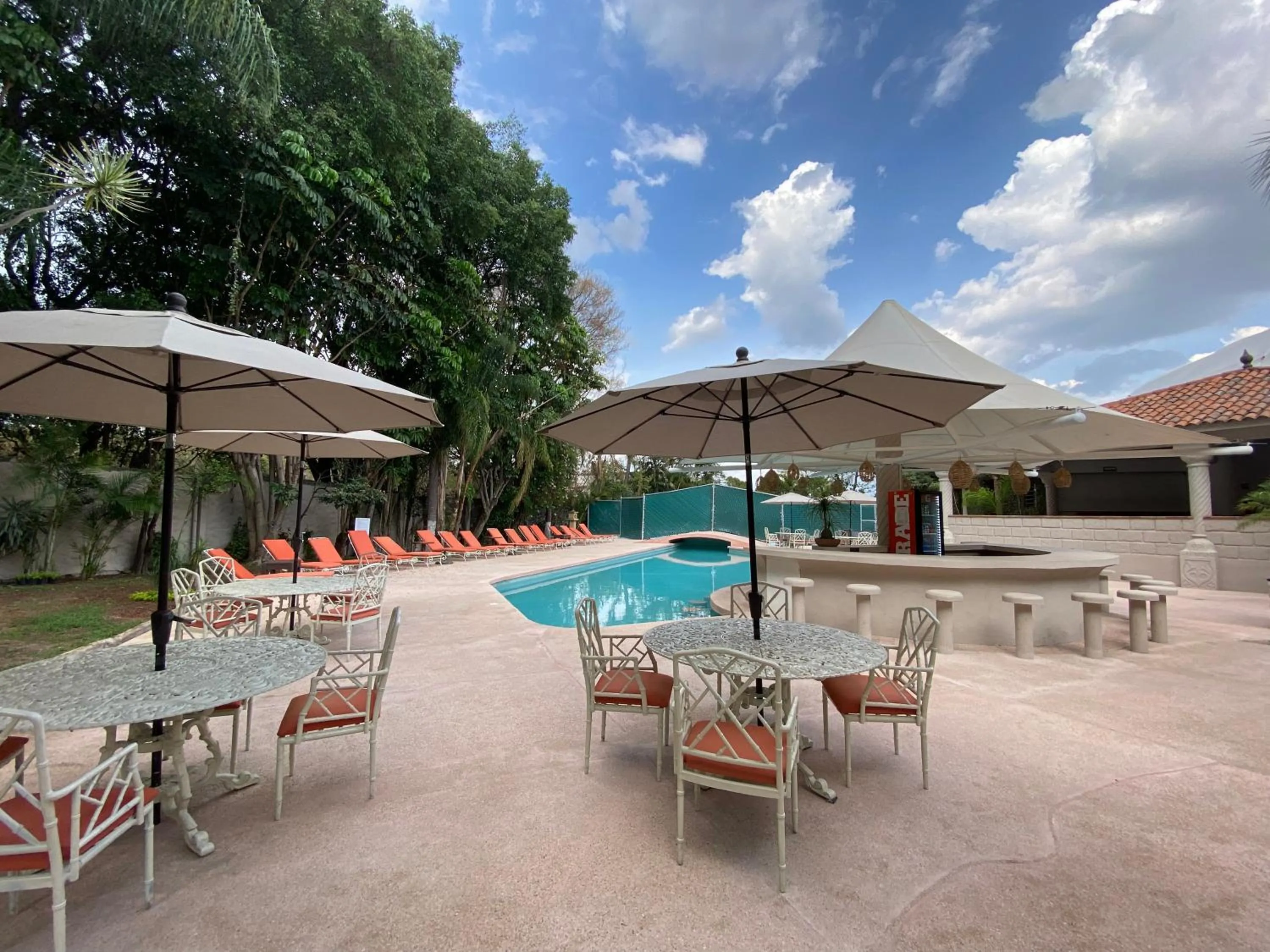 Swimming pool in Hotel Marjaba