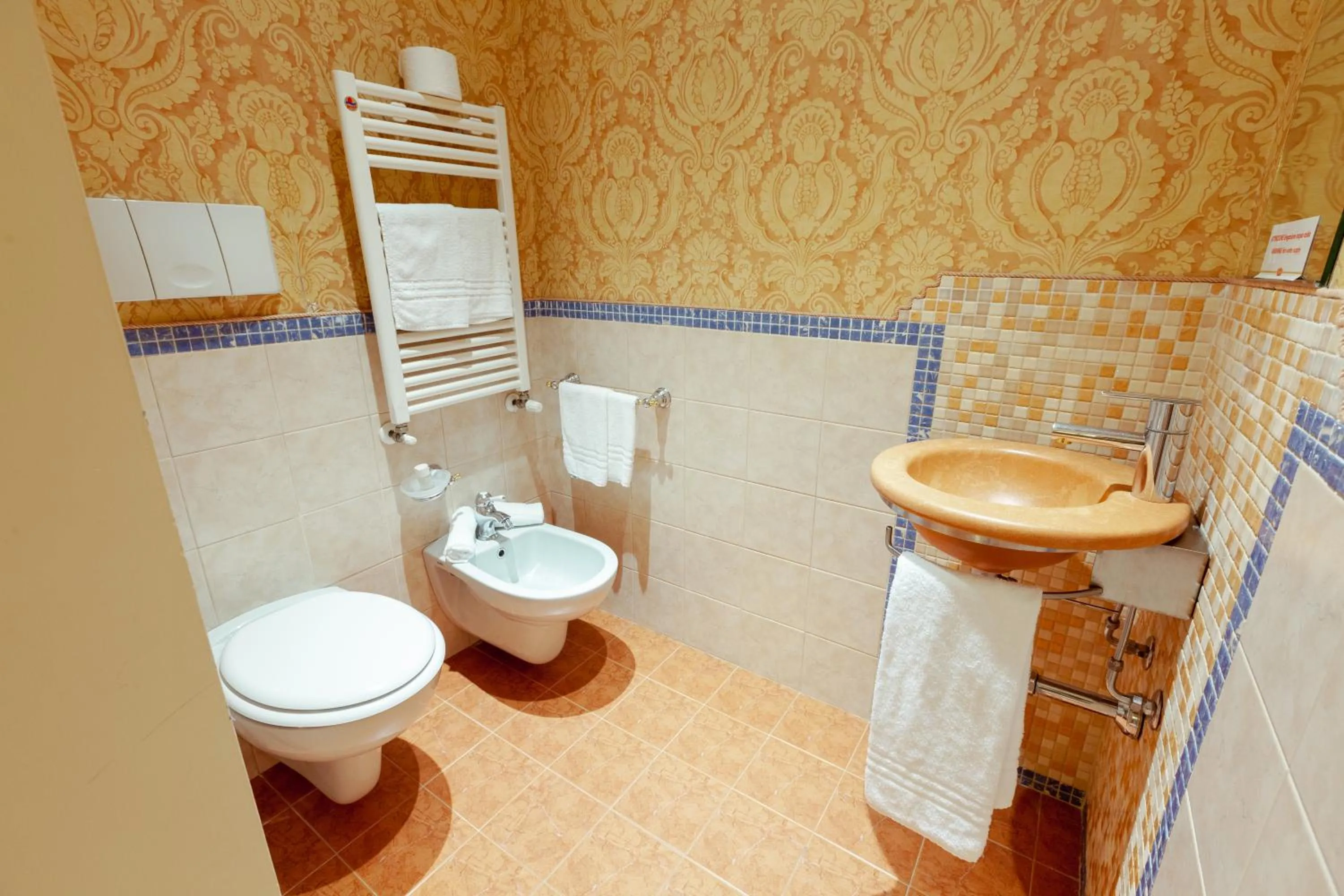 Toilet in Gardaland Hotel