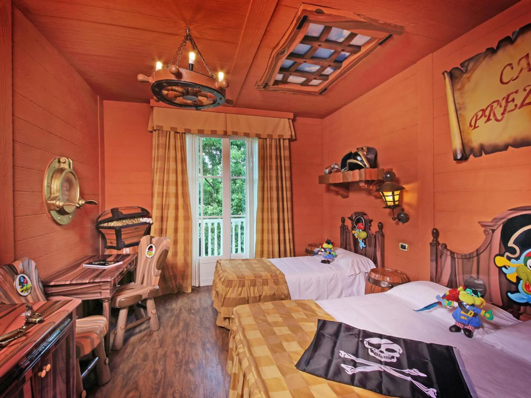 Photo of the whole room, Bed in Gardaland Hotel