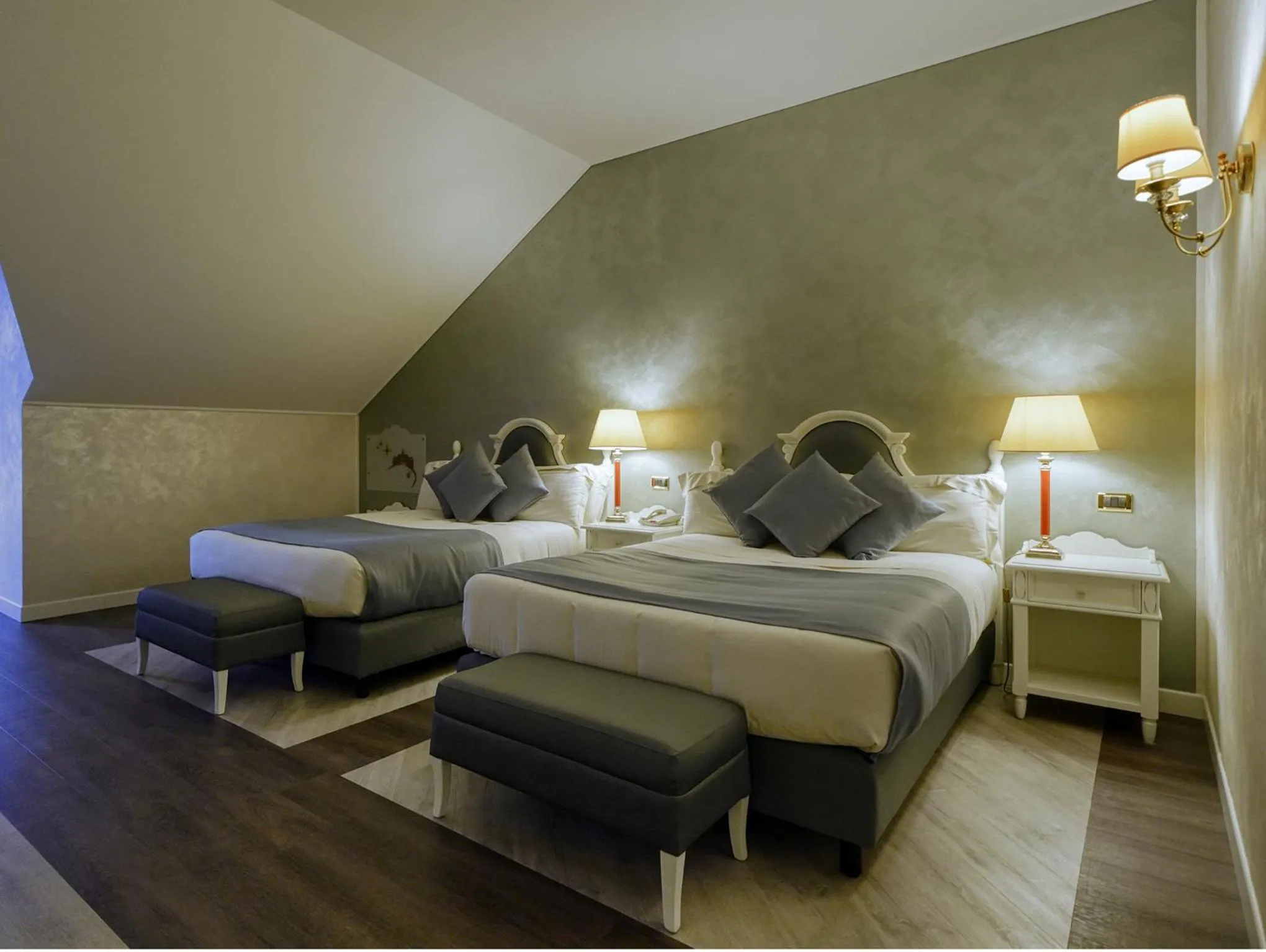 Bedroom, Bed in Gardaland Hotel