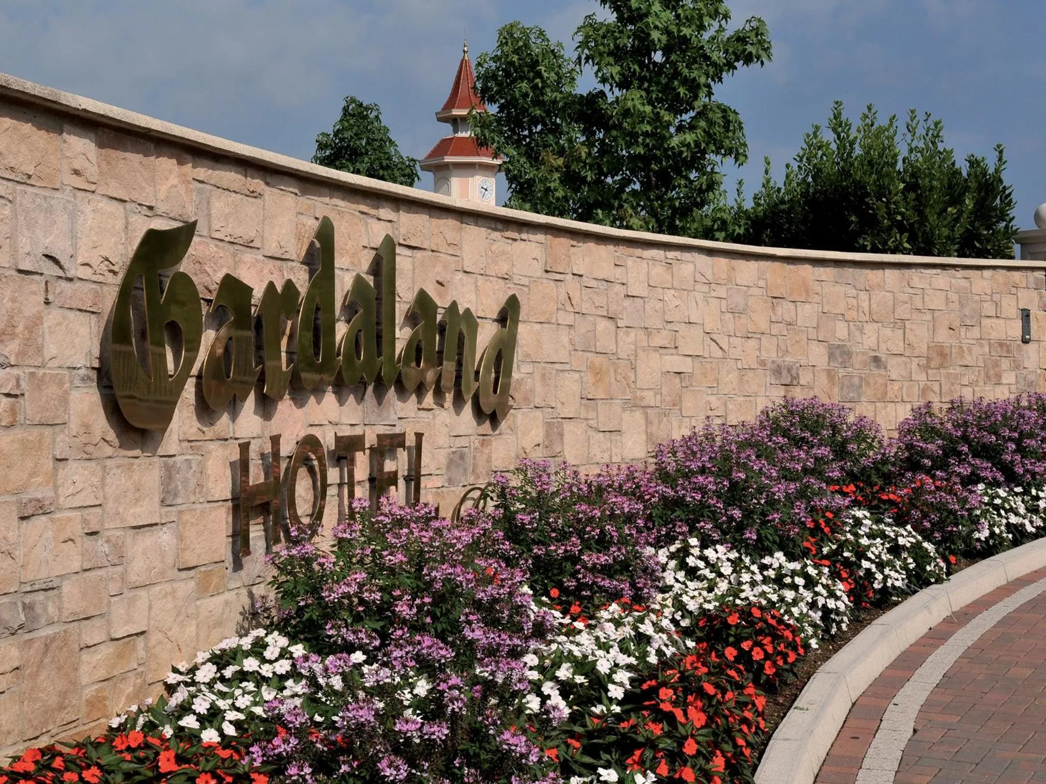 Facade/entrance in Gardaland Hotel