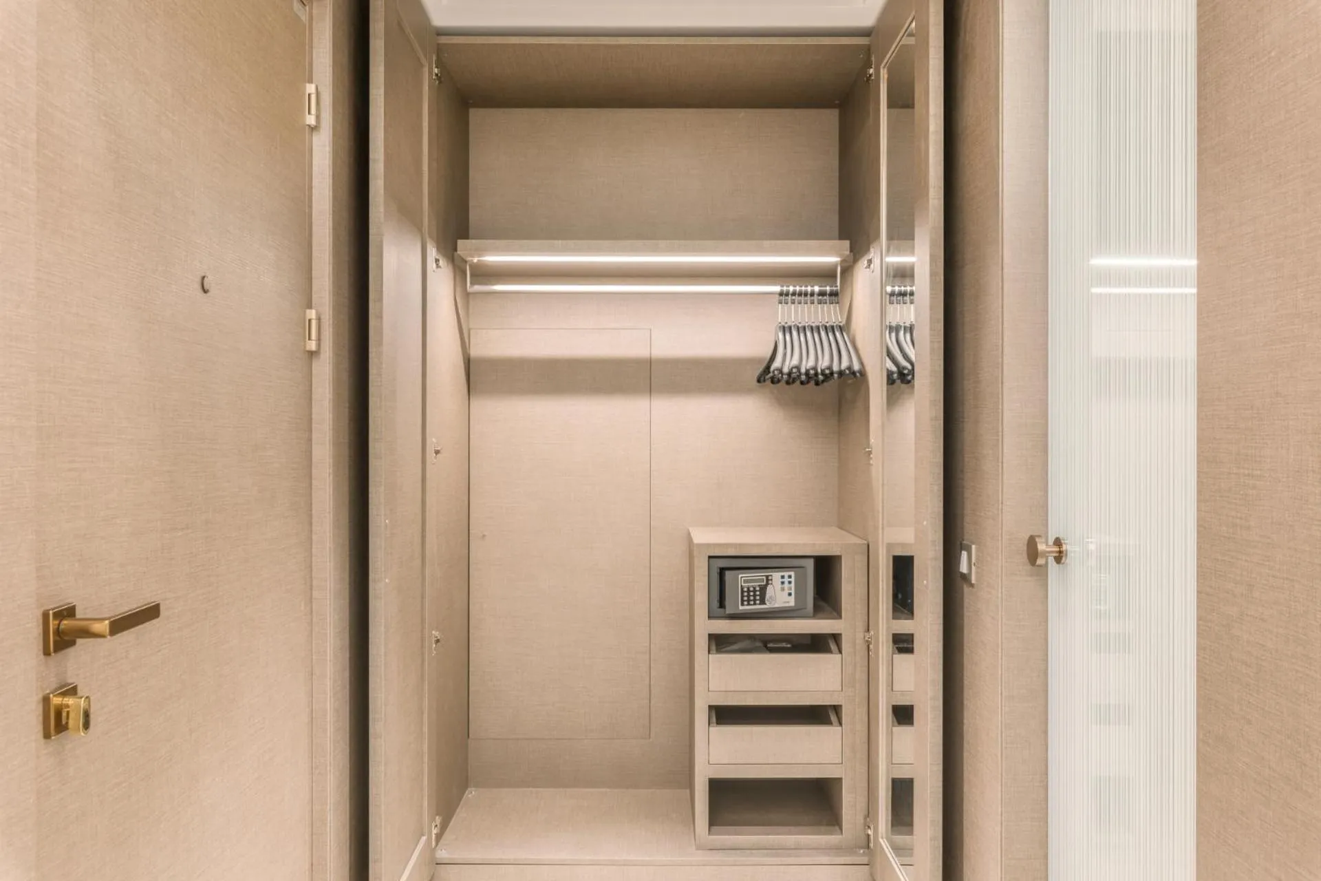 Bedroom in Hotel Firenze e Continentale