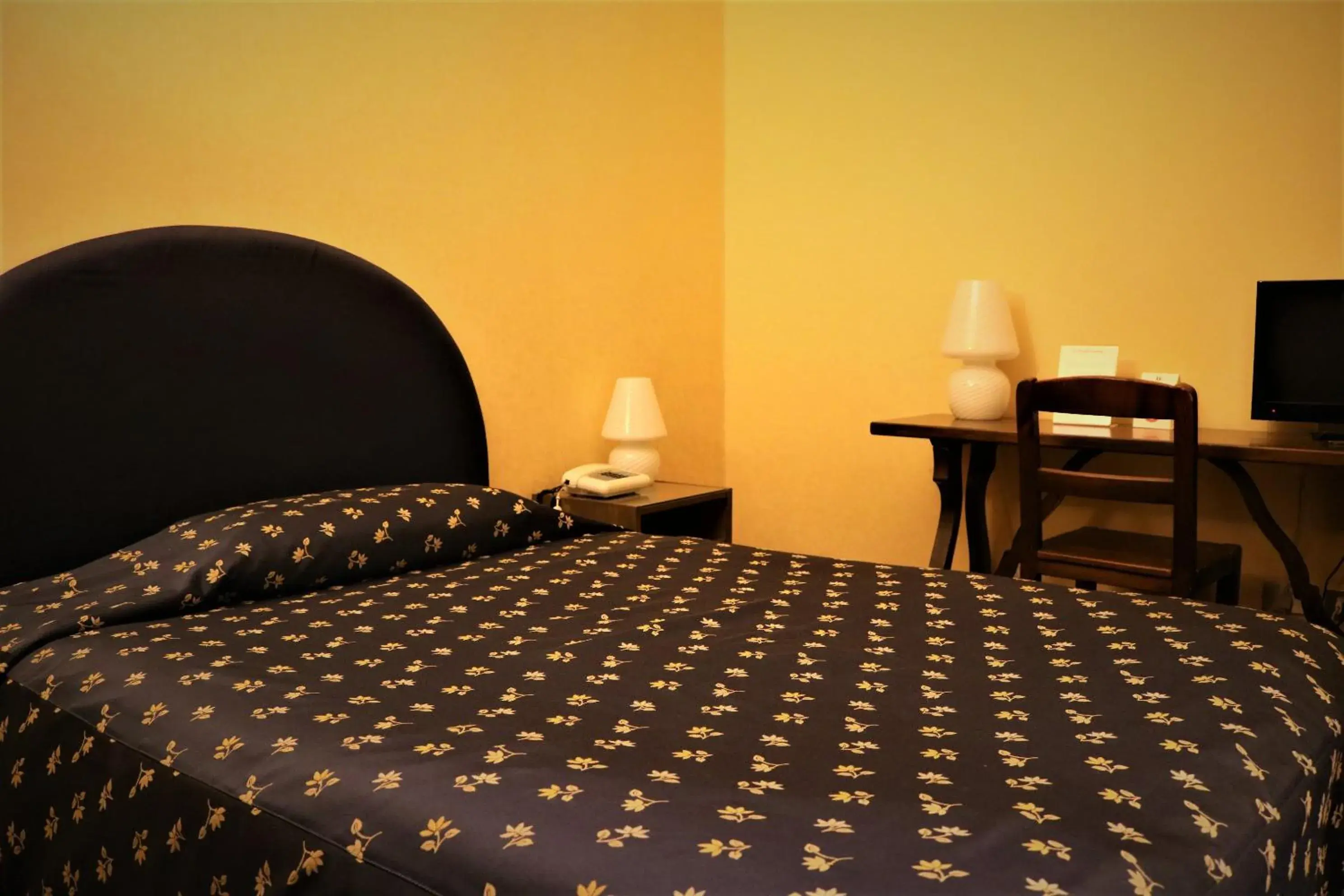 Bed in Hotel Firenze e Continentale Bed in Hotel Firenze e Continentale