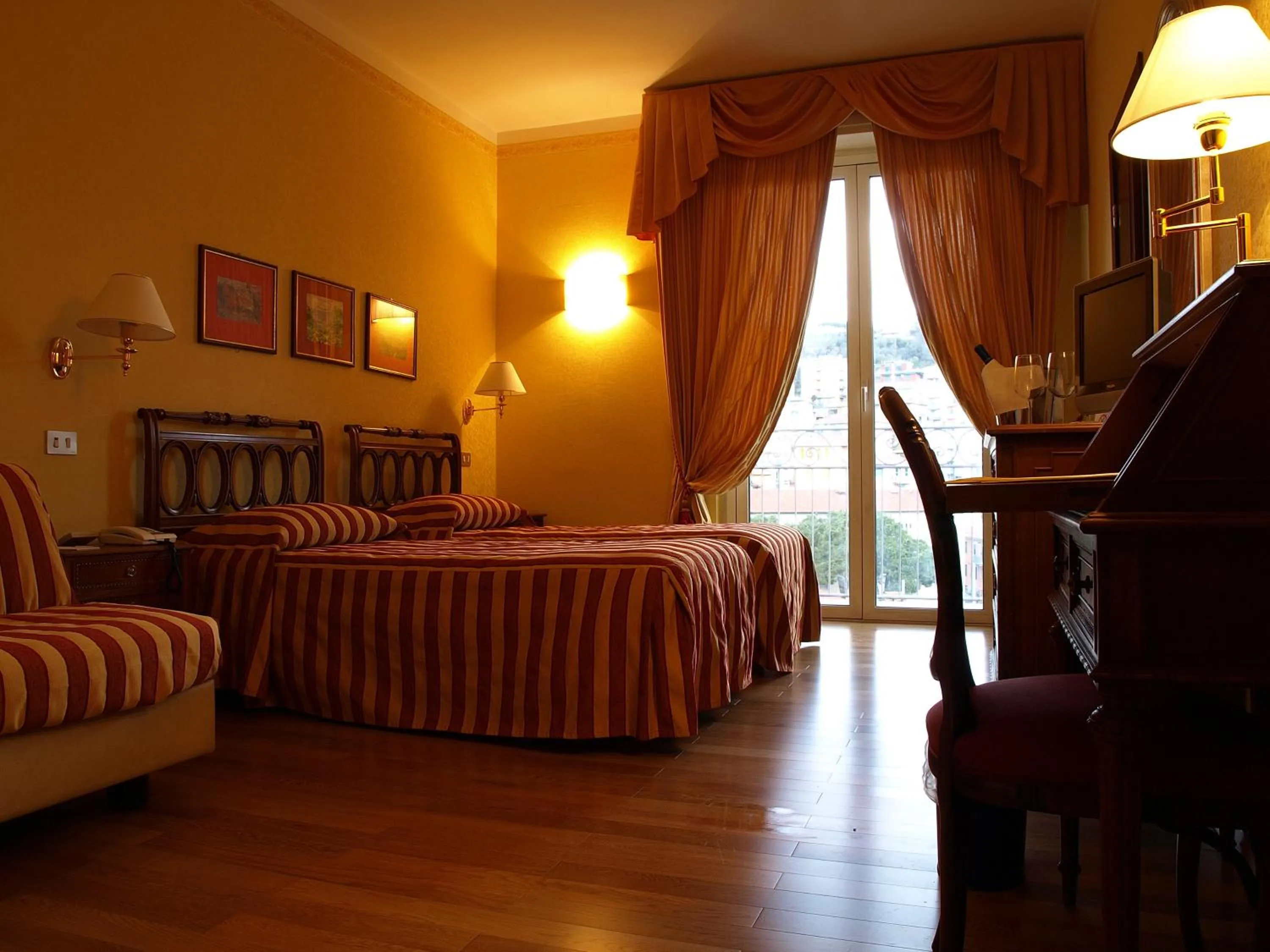 Photo of the whole room, Bed in Hotel Firenze e Continentale