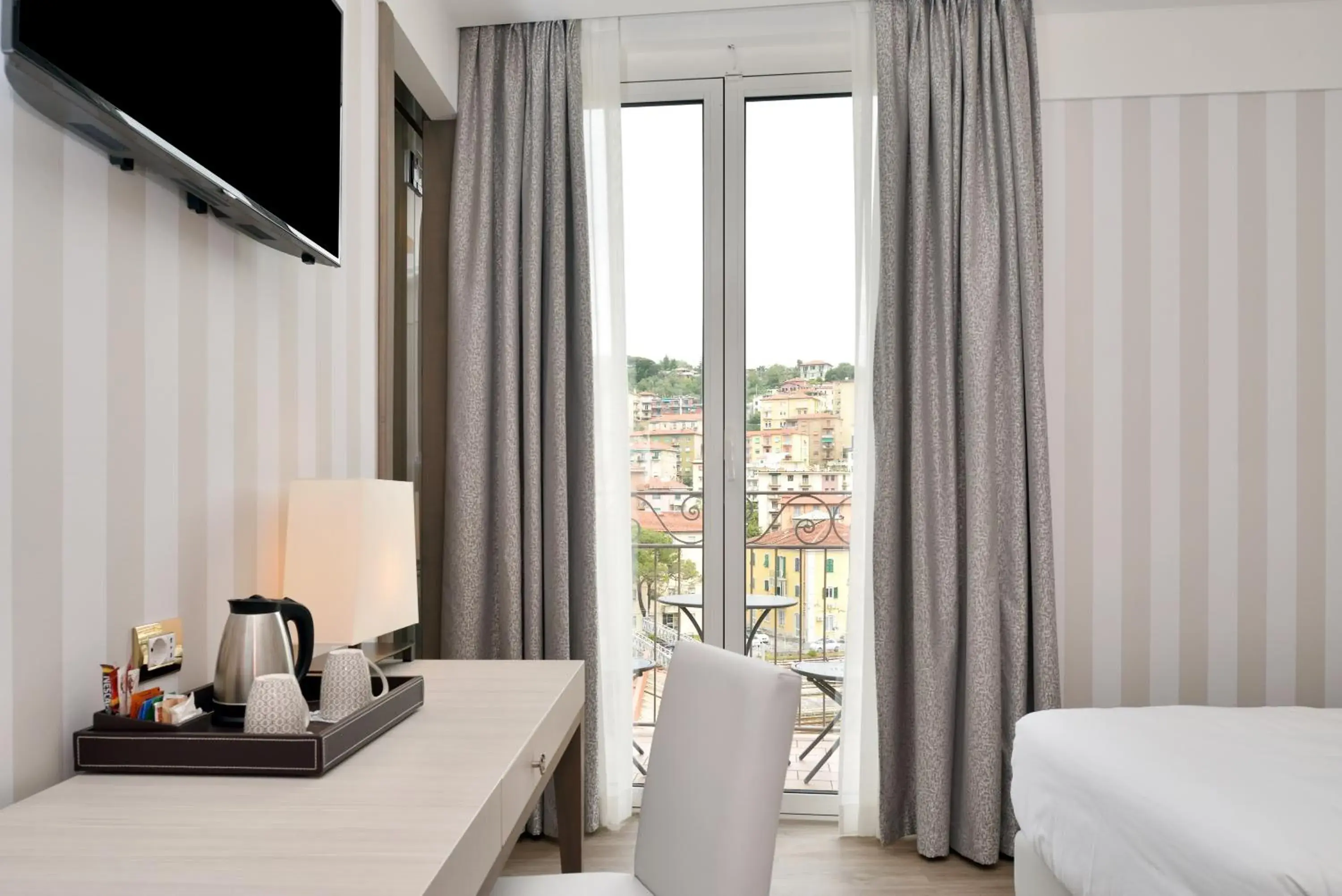 Deluxe Double or Twin Room in Hotel Firenze e Continentale Deluxe Double or Twin Room in Hotel Firenze e Continentale