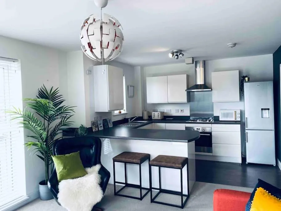 Luxury 2 Bedroom waterfront apartment with balcony