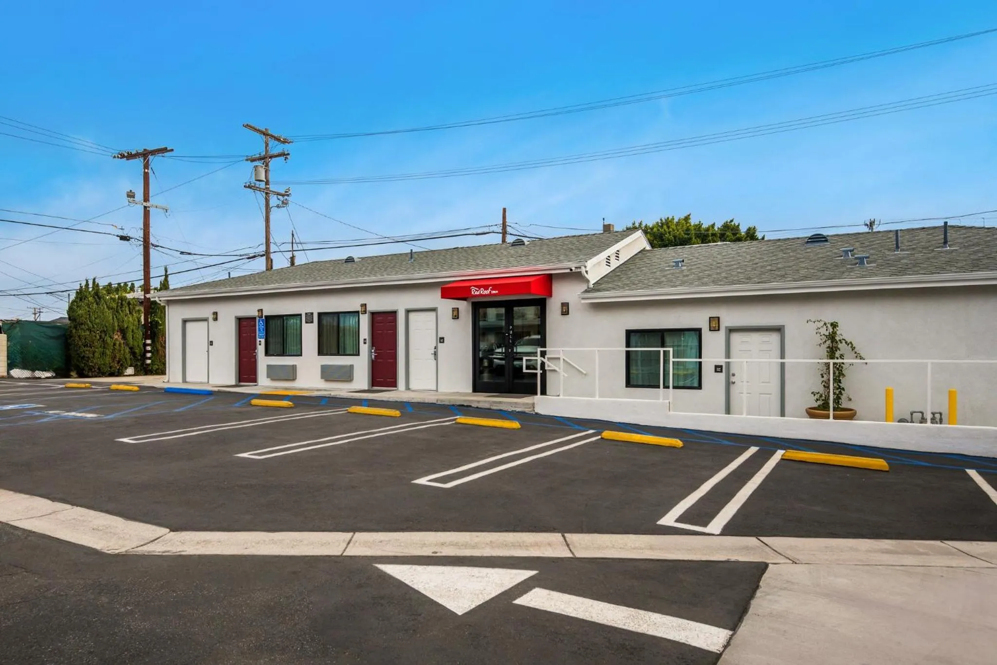 Property building in Red Roof Inn Carson - Wilmington, CA