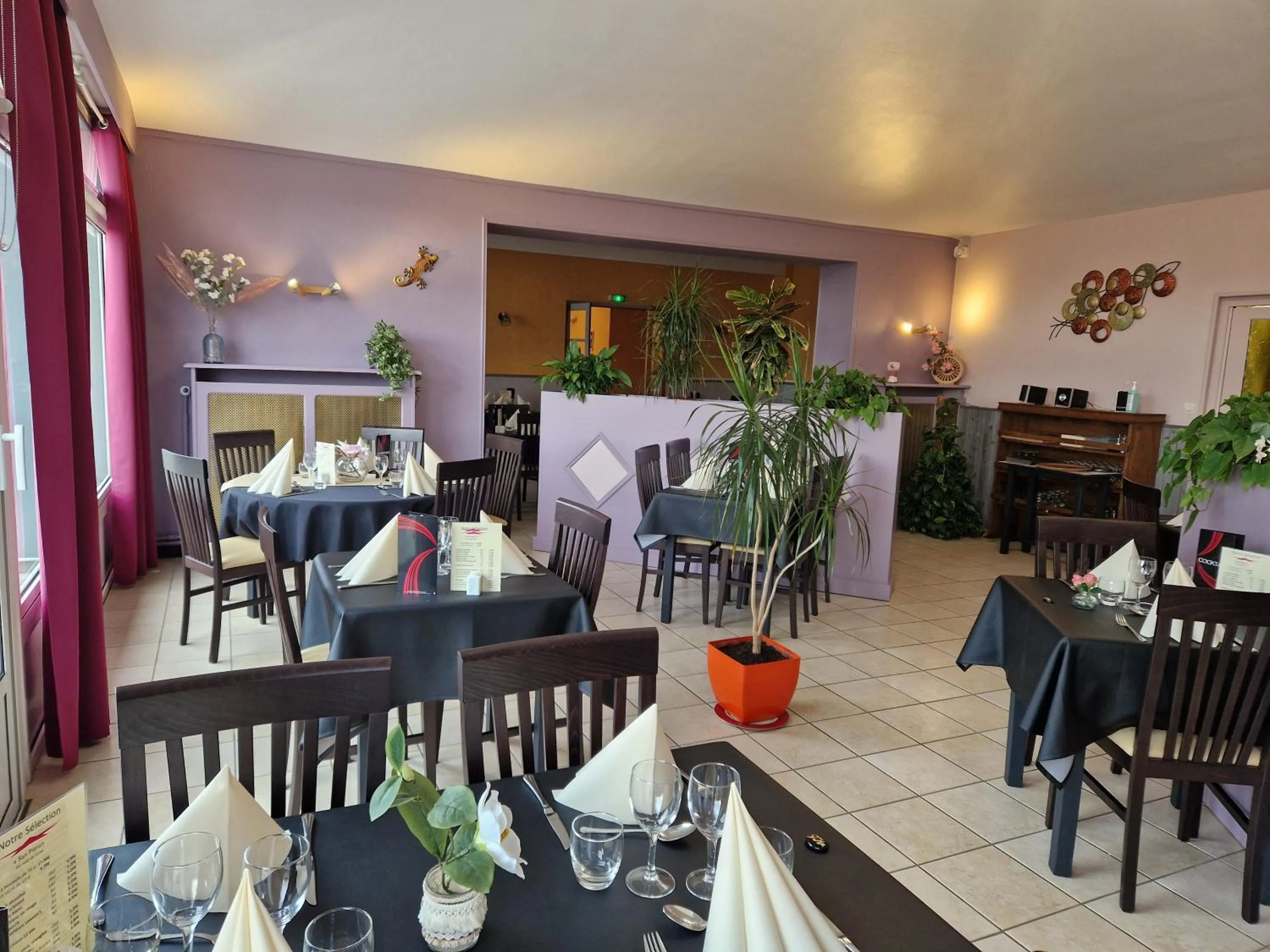 Restaurant/places to eat in Le Gue de Genes