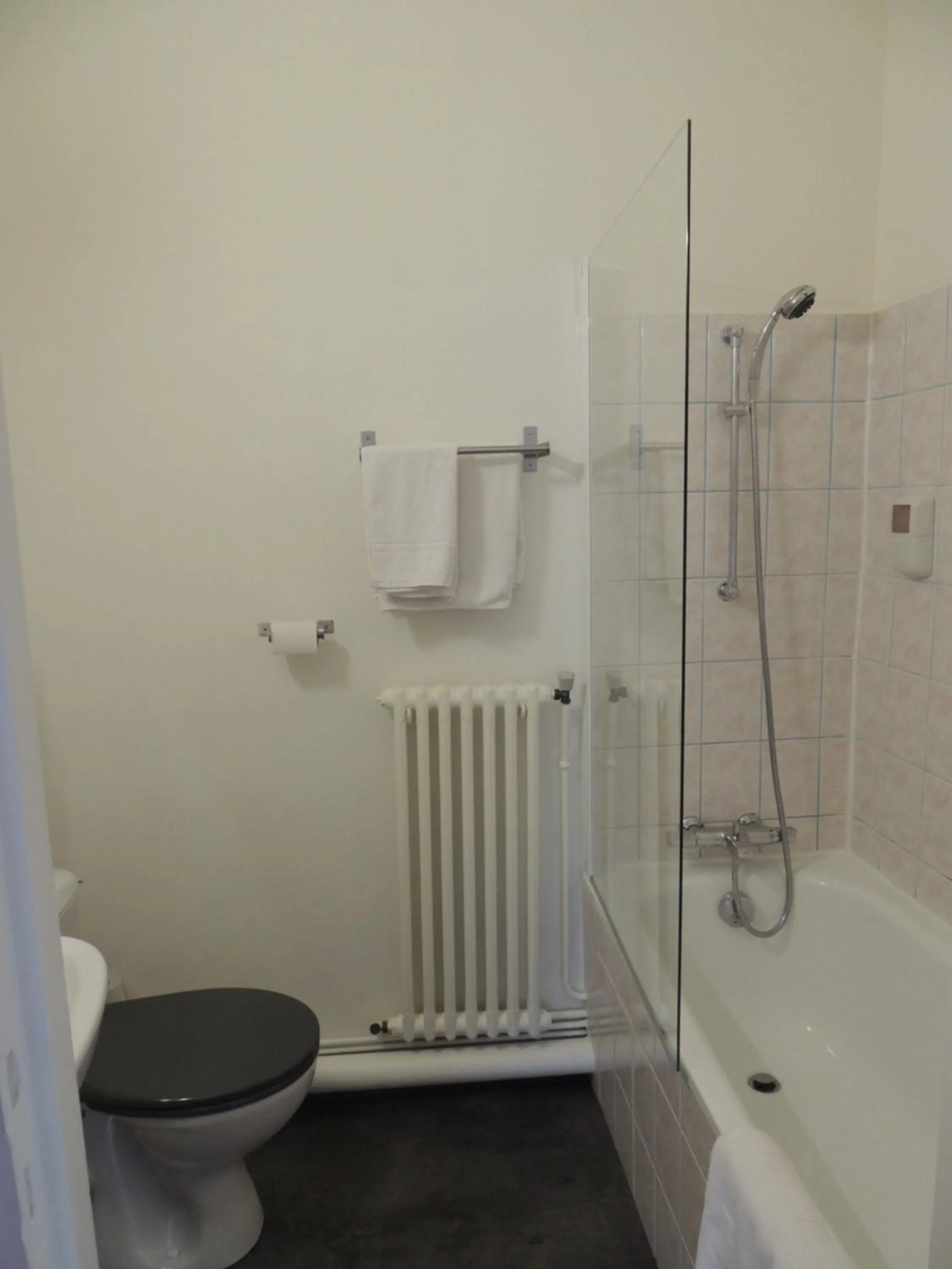 Bathroom in Le Gue de Genes