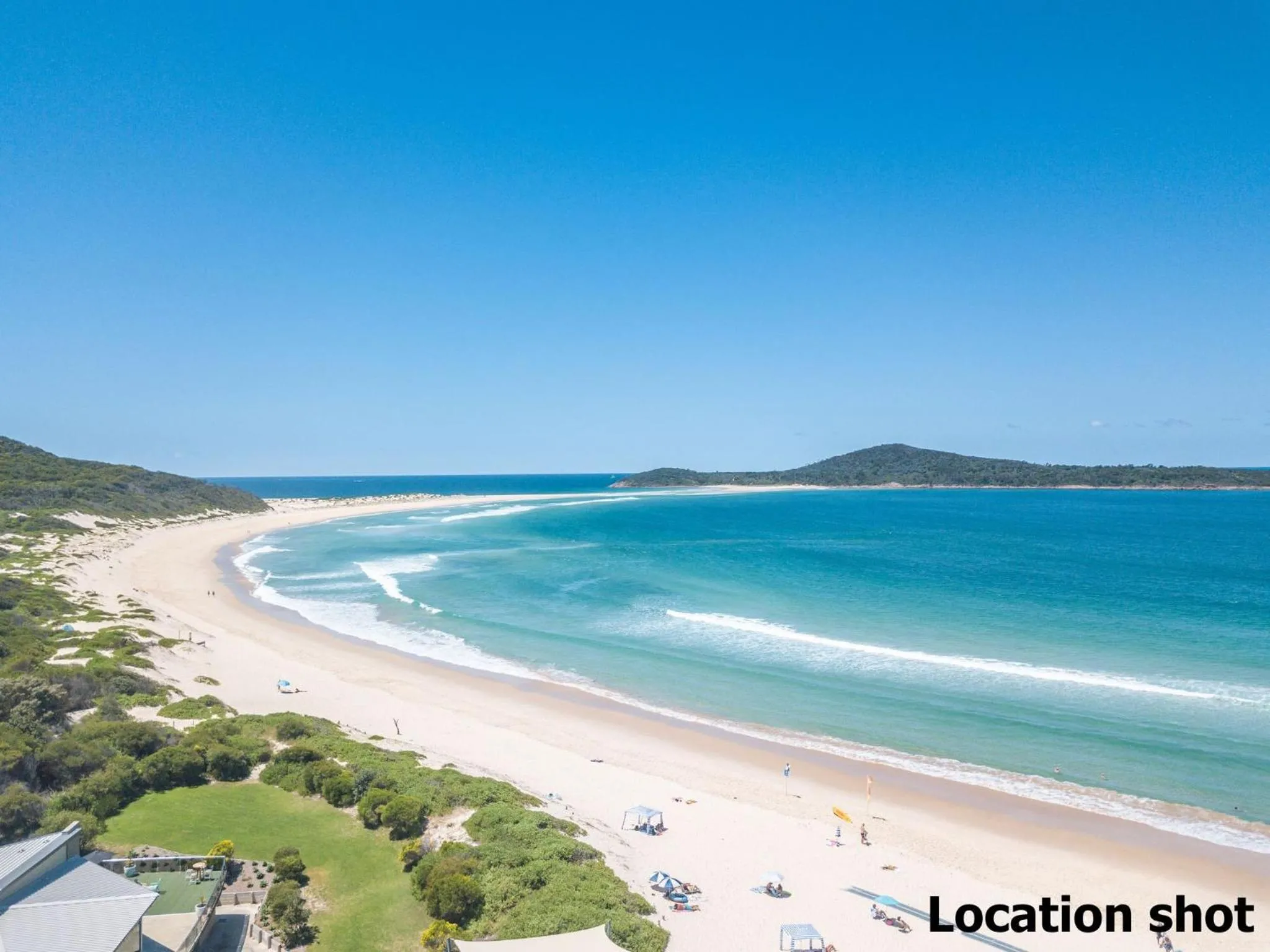 Beach in Baia Villa air con WiFi and views of Fingal Beach