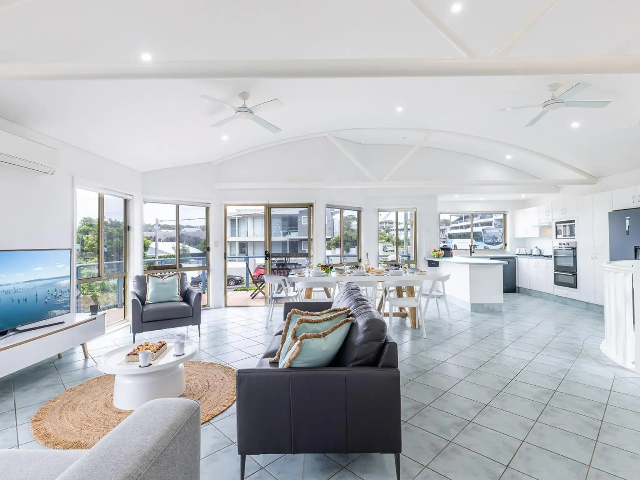 Baia Villa air con WiFi and views of Fingal Beach Baia Villa air con WiFi and views of Fingal Beach
