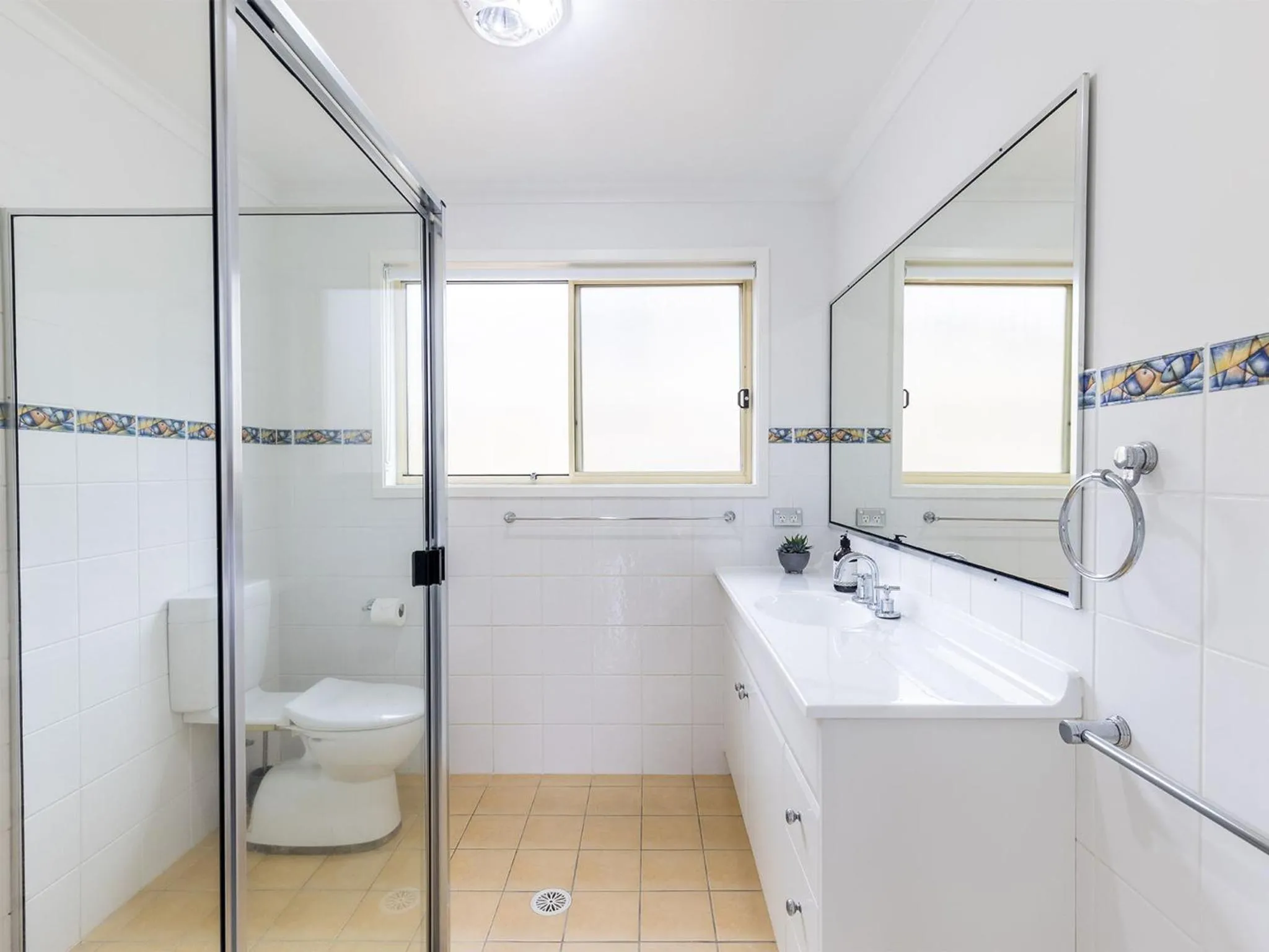 Bathroom in Baia Villa air con WiFi and views of Fingal Beach