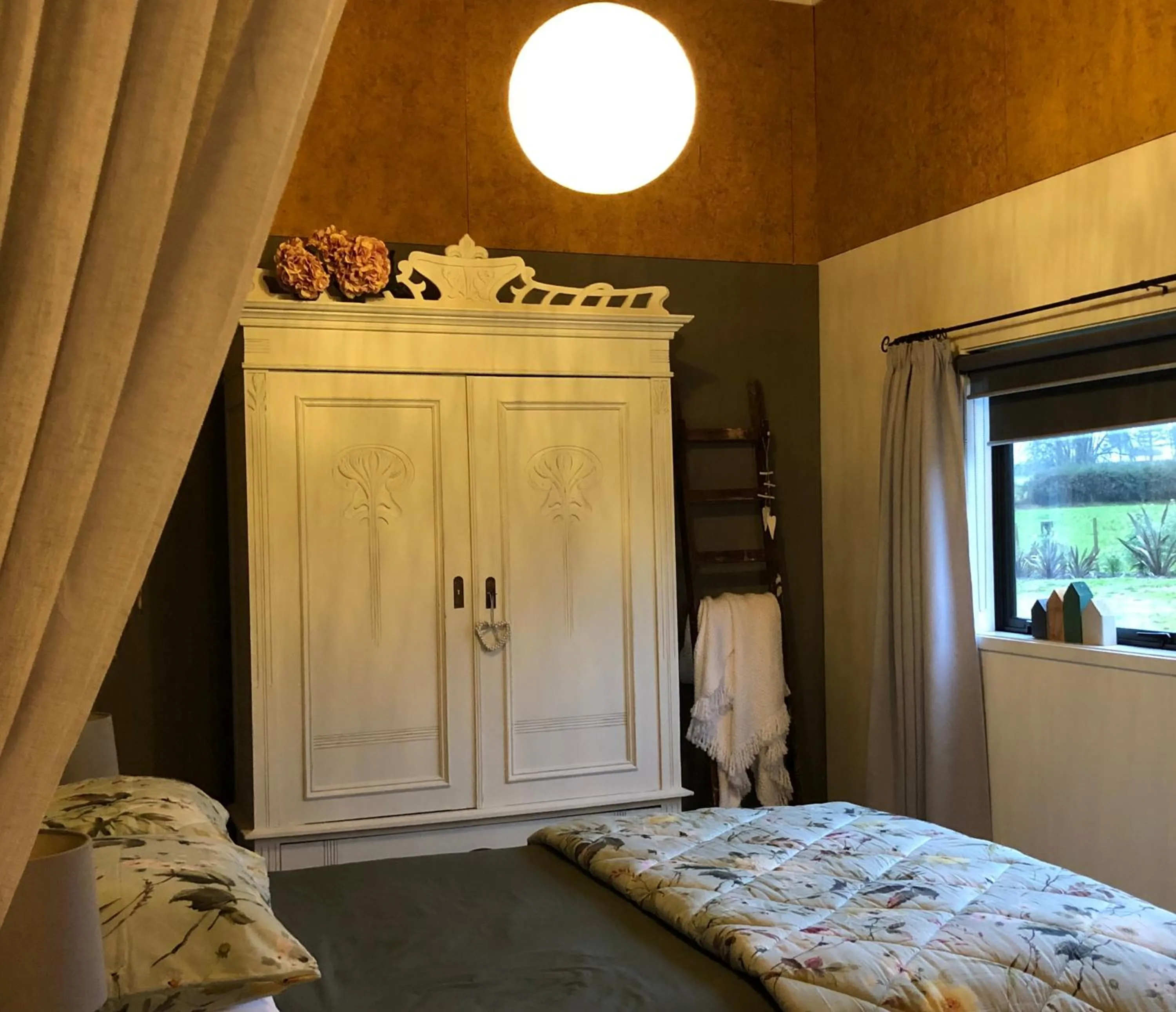 Bed in Cosy Country Stay B&B