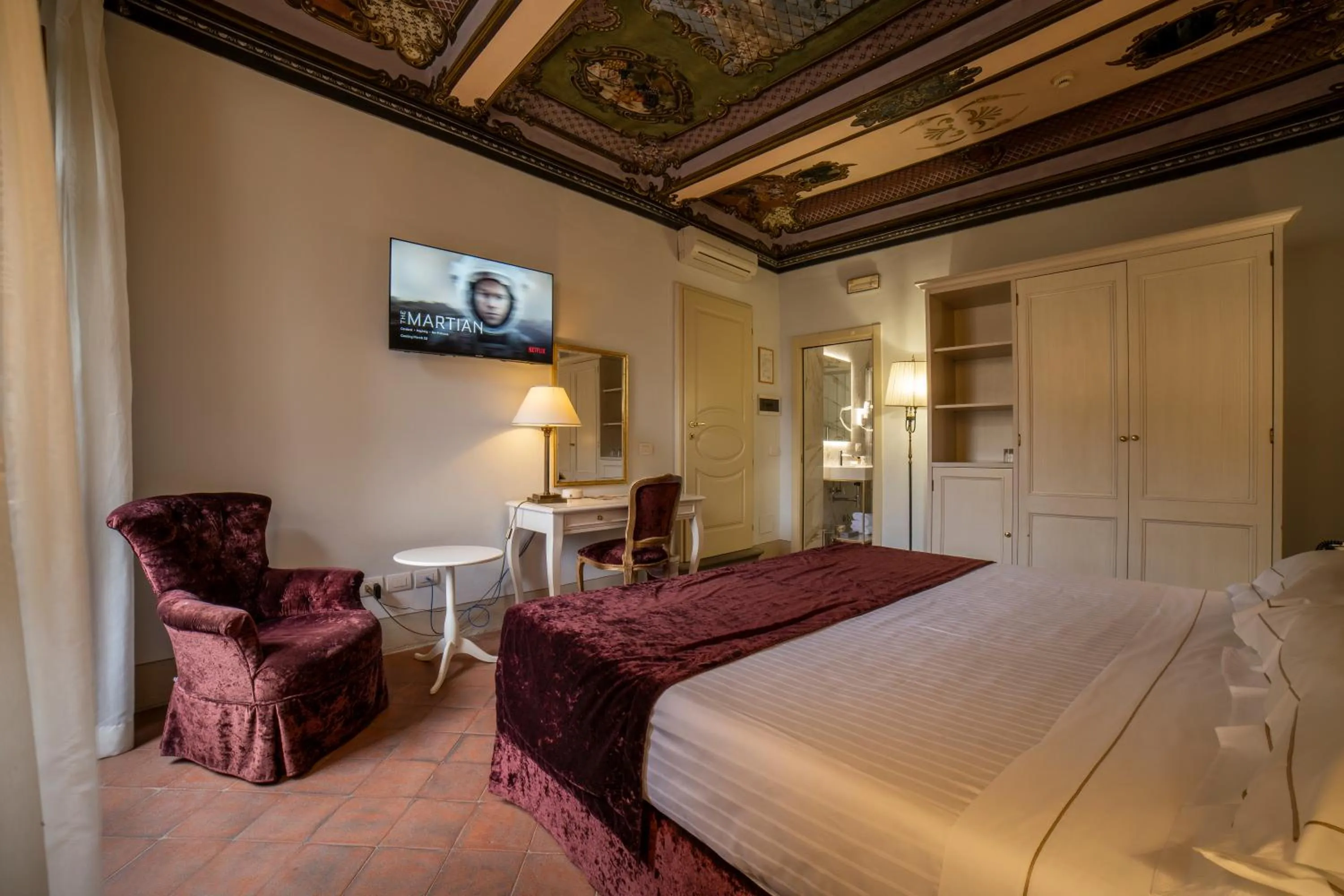 Photo of the whole room, Bed in Hotel Palazzo San Niccolò & Spa