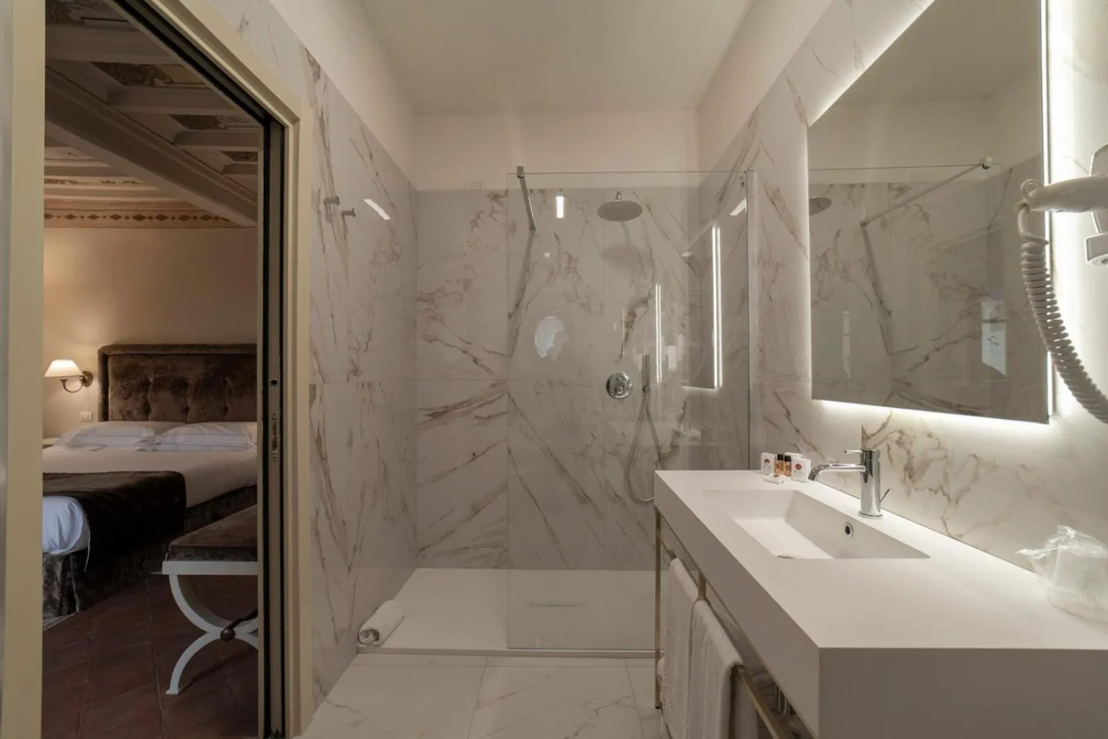 Shower in Hotel Palazzo San Niccolò & Spa