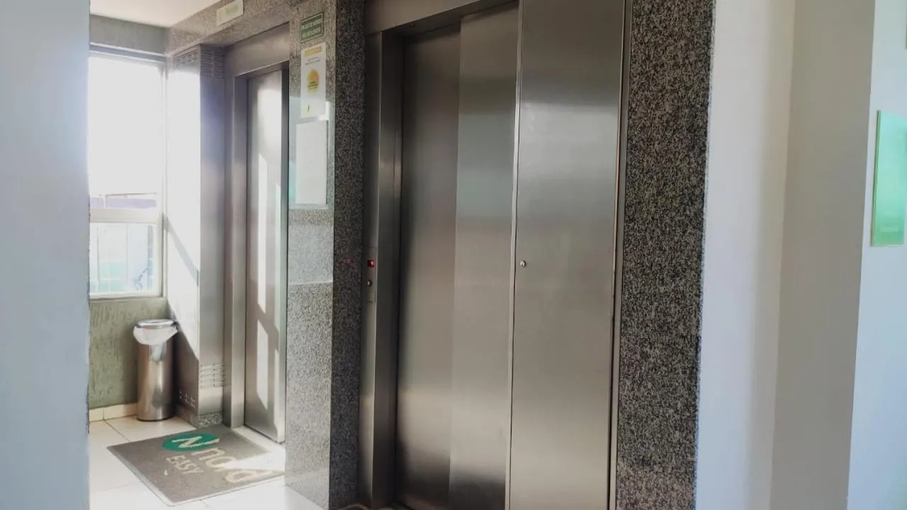 elevator in Apto Inteiro Cabo Branco pé na areia