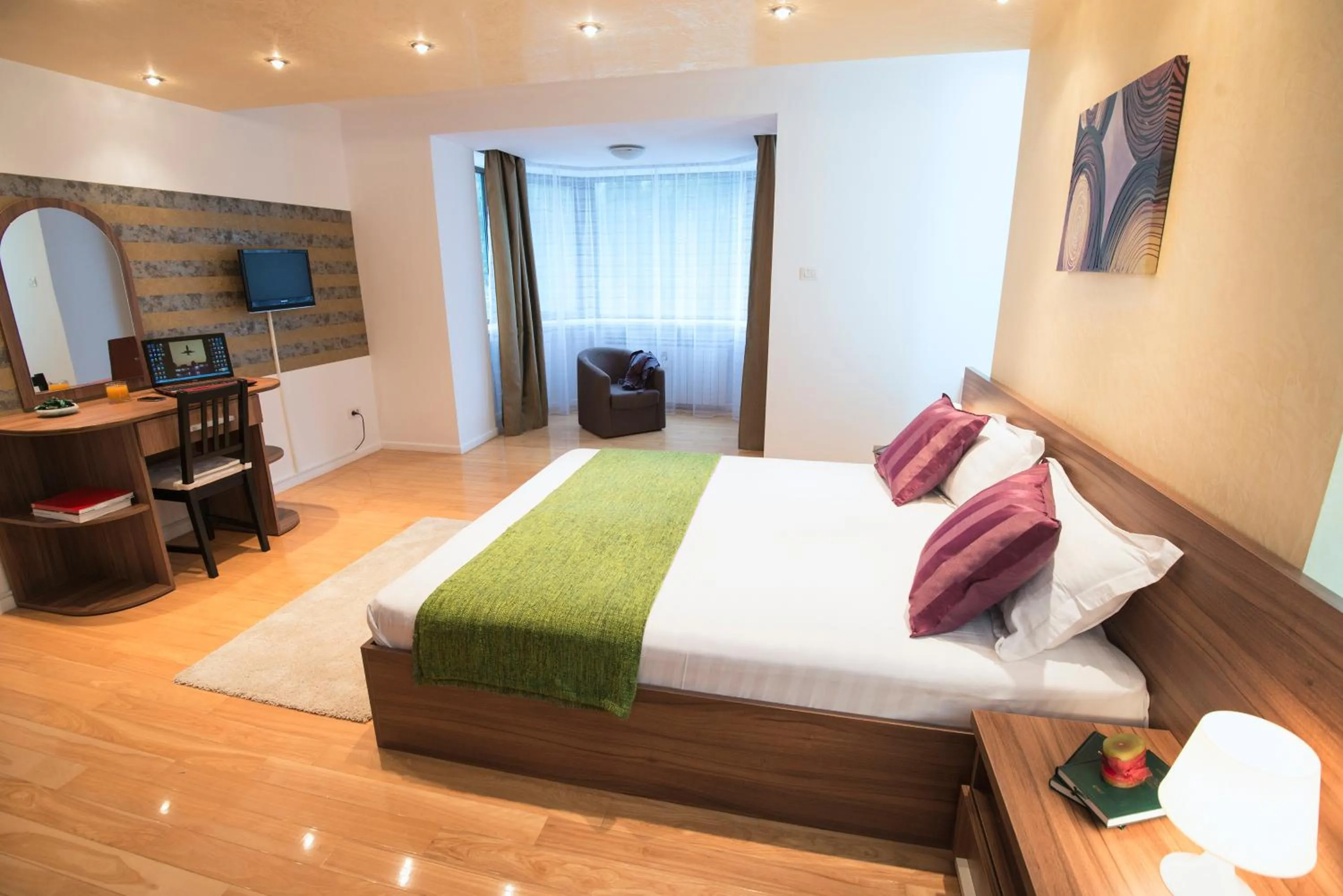 Photo of the whole room in 6 Apartments