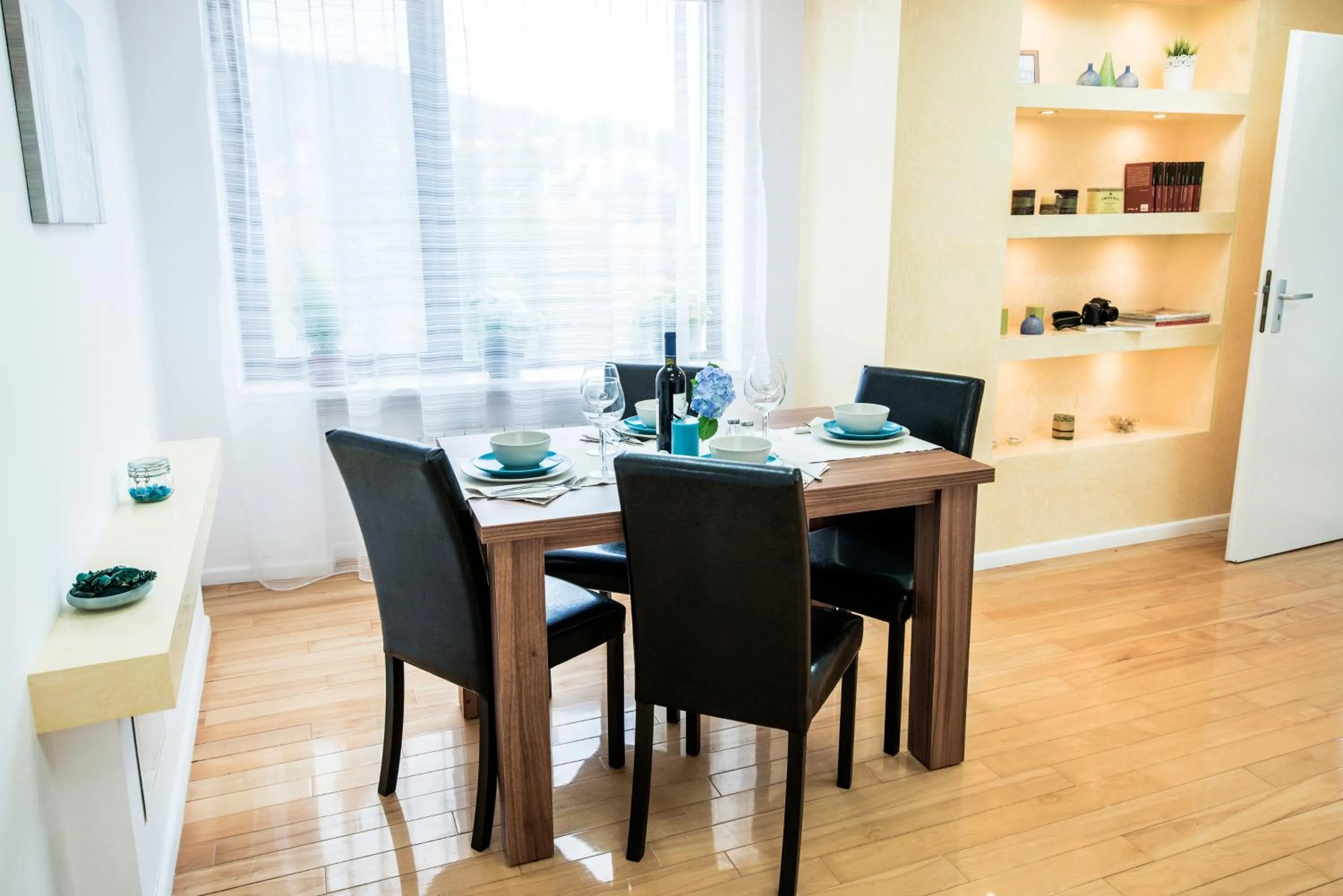 Dining area in 6 Apartments
