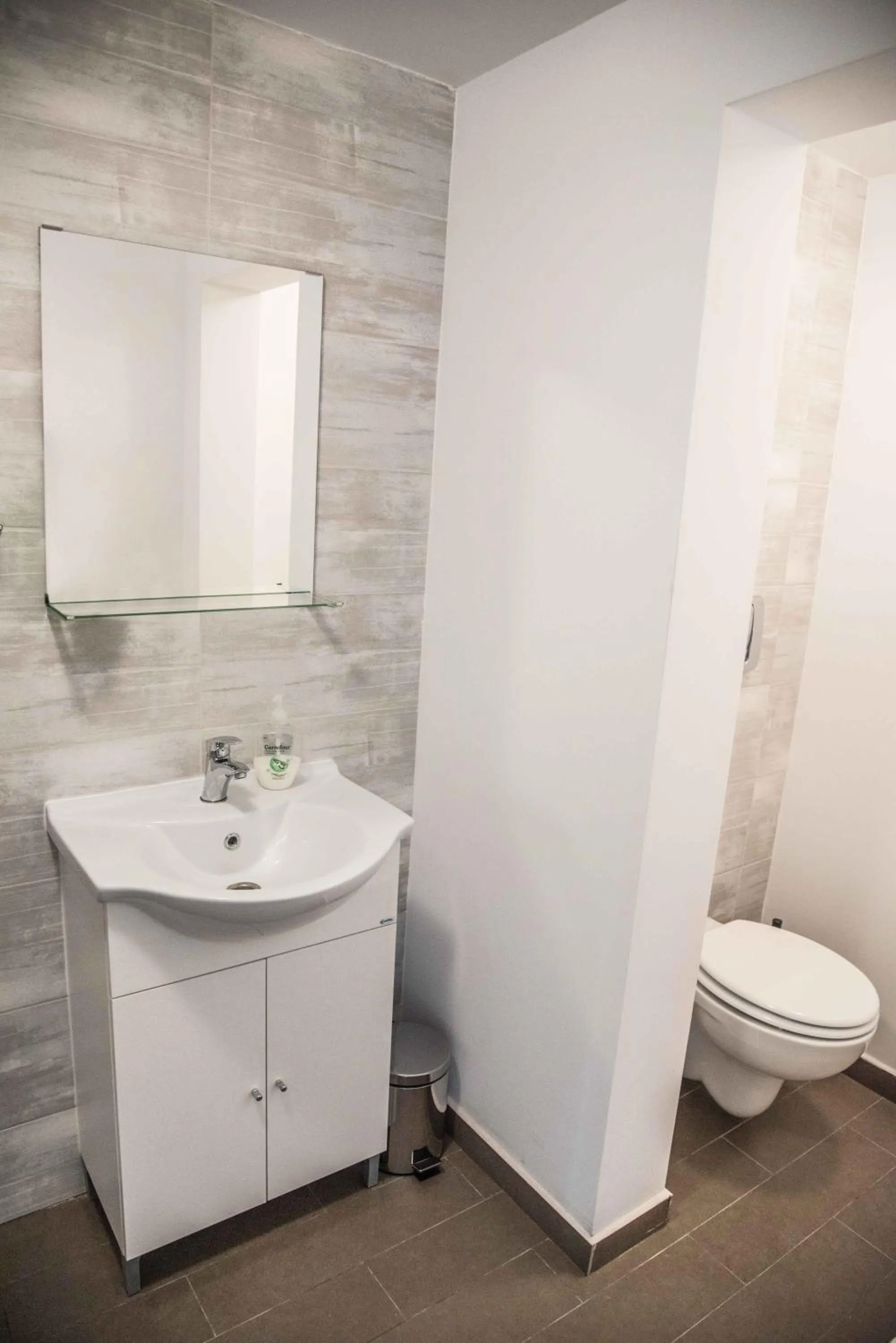 Toilet in 6 Apartments