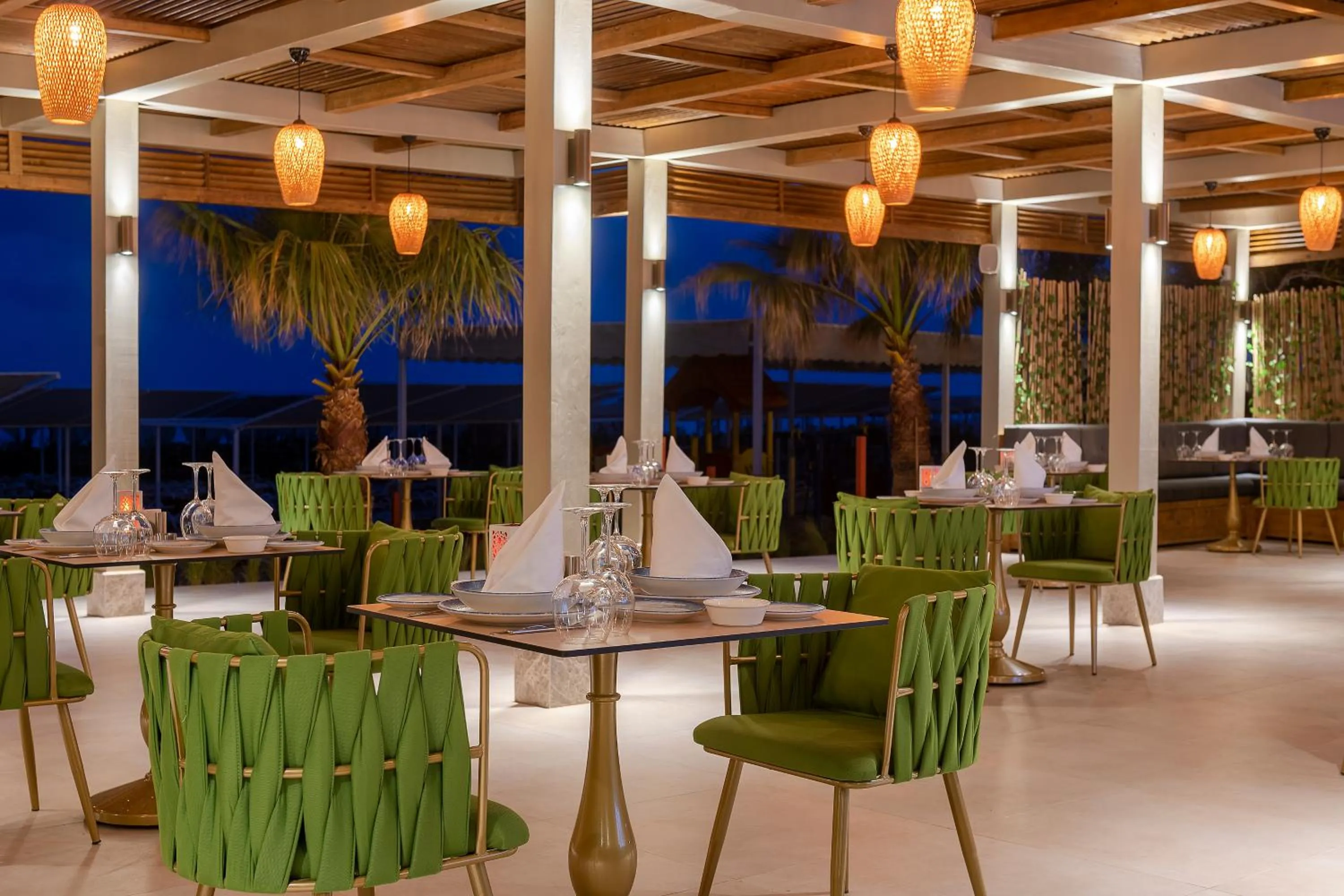 Restaurant/places to eat in Oz Hotels Side Premium